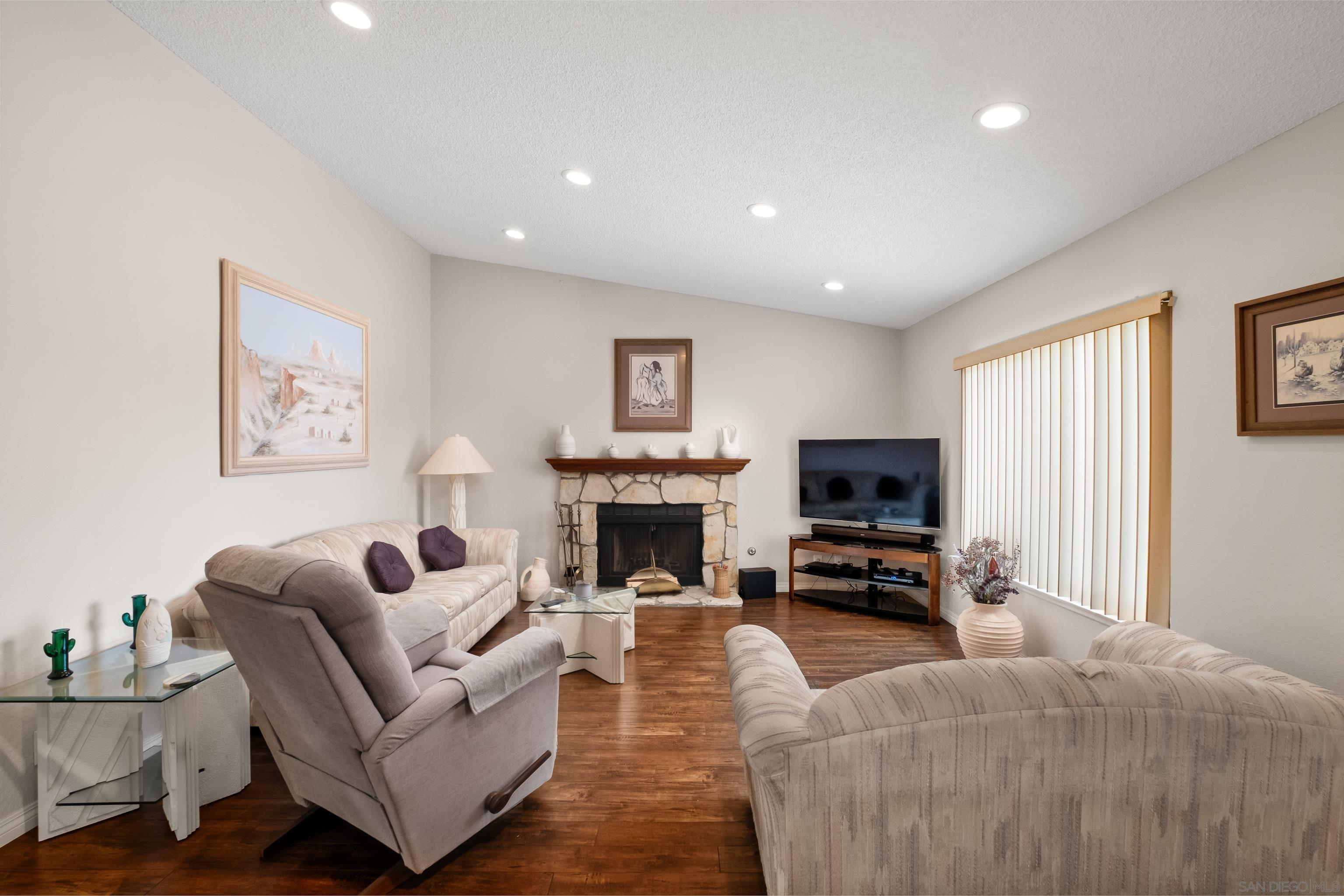 Detail Gallery Image 5 of 35 For 3759  Cherrystone Street, Oceanside,  CA 92058 - 4 Beds | 2 Baths