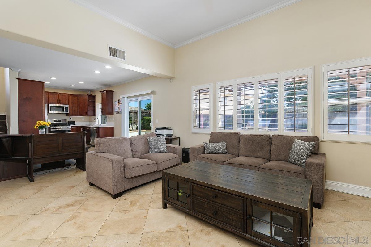 Detail Gallery Image 5 of 23 For 32849  Charmes Ct, Temecula,  CA 92592 - 3 Beds | 2/1 Baths