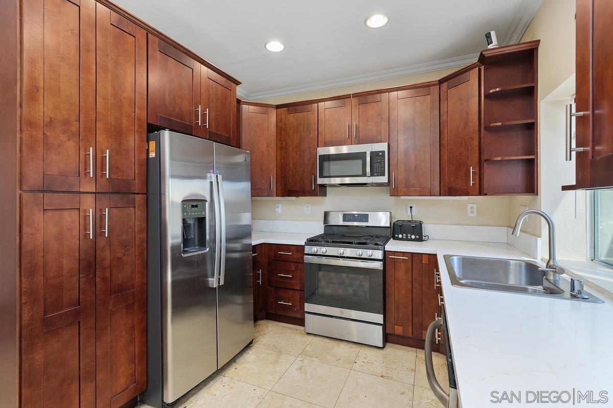 Detail Gallery Image 8 of 23 For 32849  Charmes Ct, Temecula,  CA 92592 - 3 Beds | 2/1 Baths