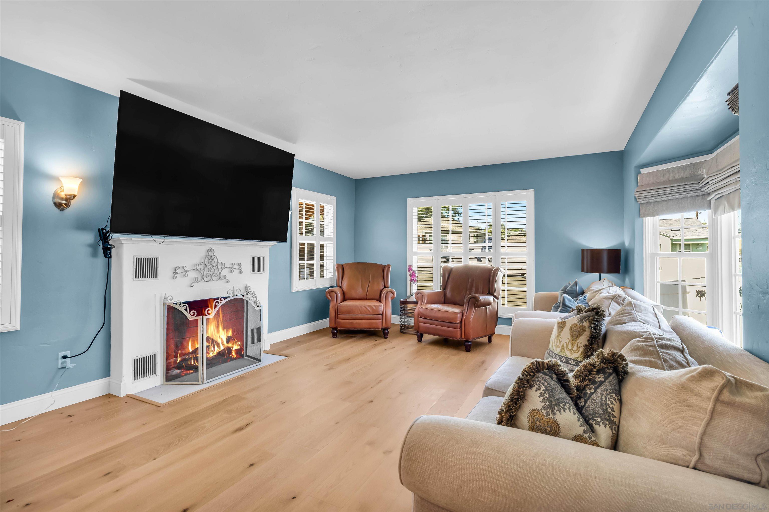 Detail Gallery Image 4 of 35 For 4894  Garfield St, La Mesa,  CA 91941 - 3 Beds | 3 Baths