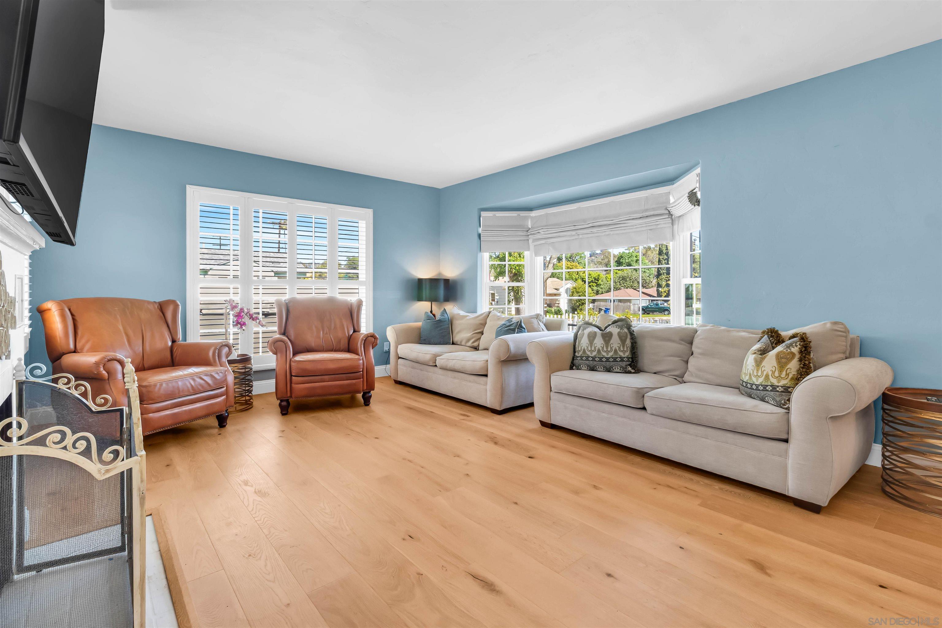 Detail Gallery Image 5 of 35 For 4894  Garfield St, La Mesa,  CA 91941 - 3 Beds | 3 Baths