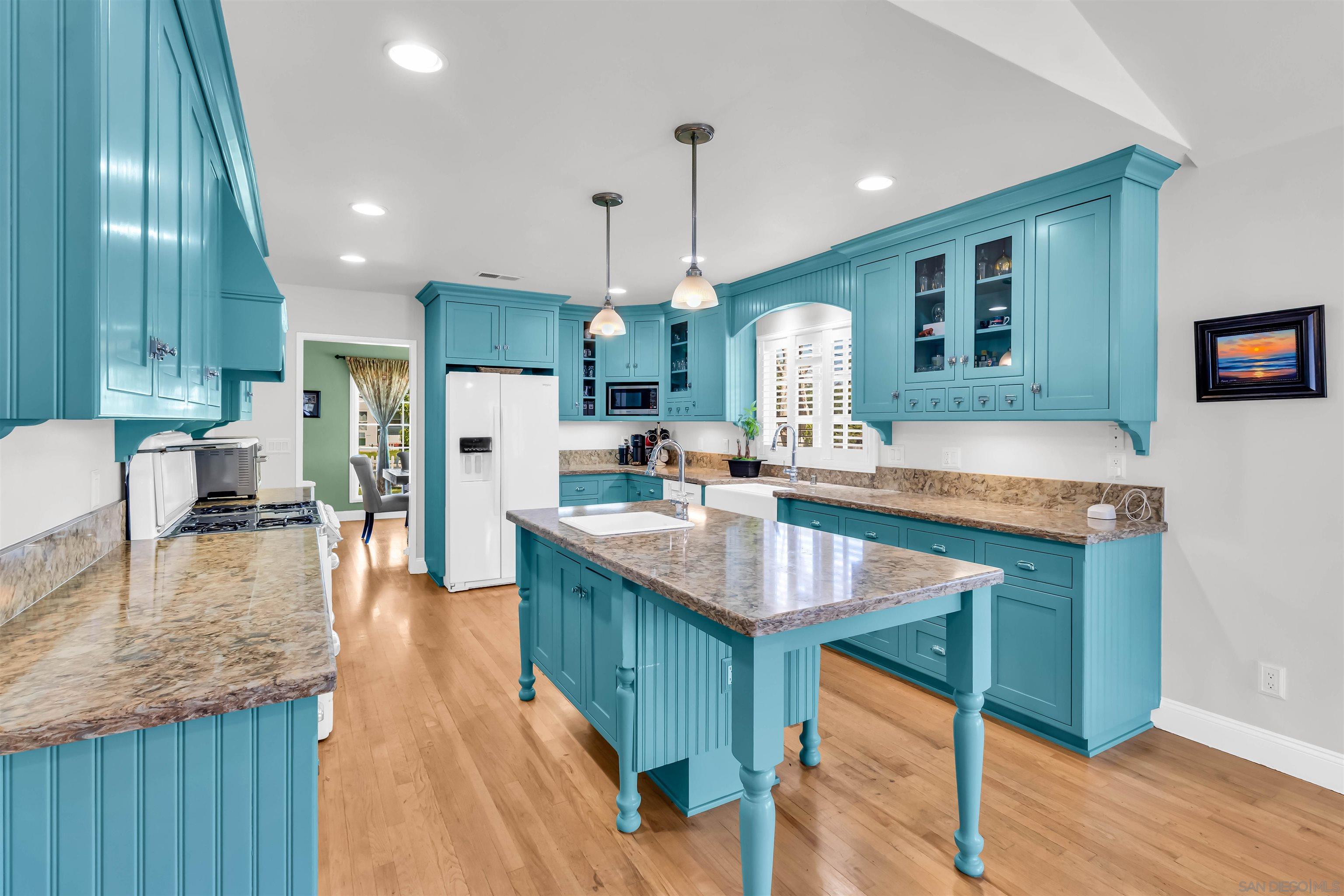 Detail Gallery Image 8 of 35 For 4894  Garfield St, La Mesa,  CA 91941 - 3 Beds | 3 Baths