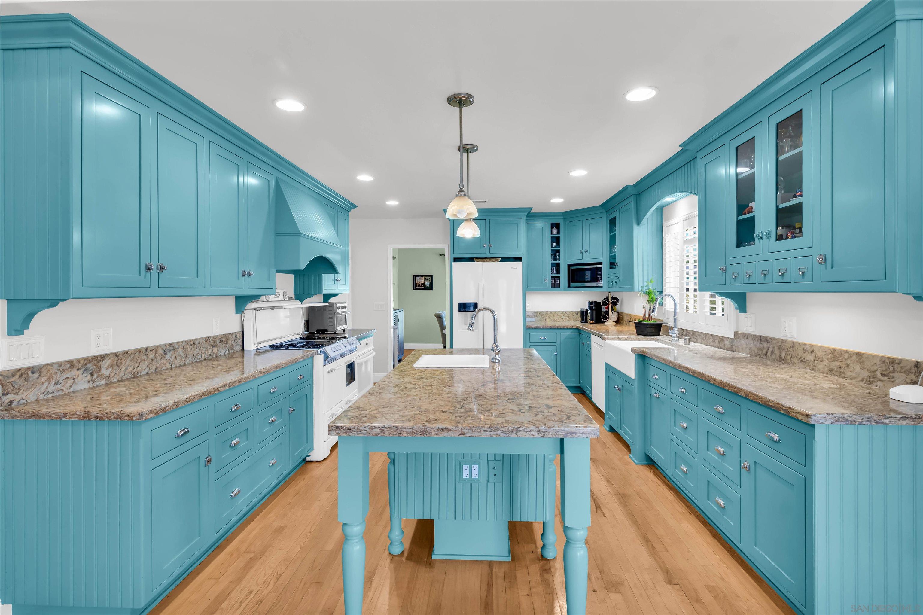 Detail Gallery Image 9 of 35 For 4894  Garfield St, La Mesa,  CA 91941 - 3 Beds | 3 Baths