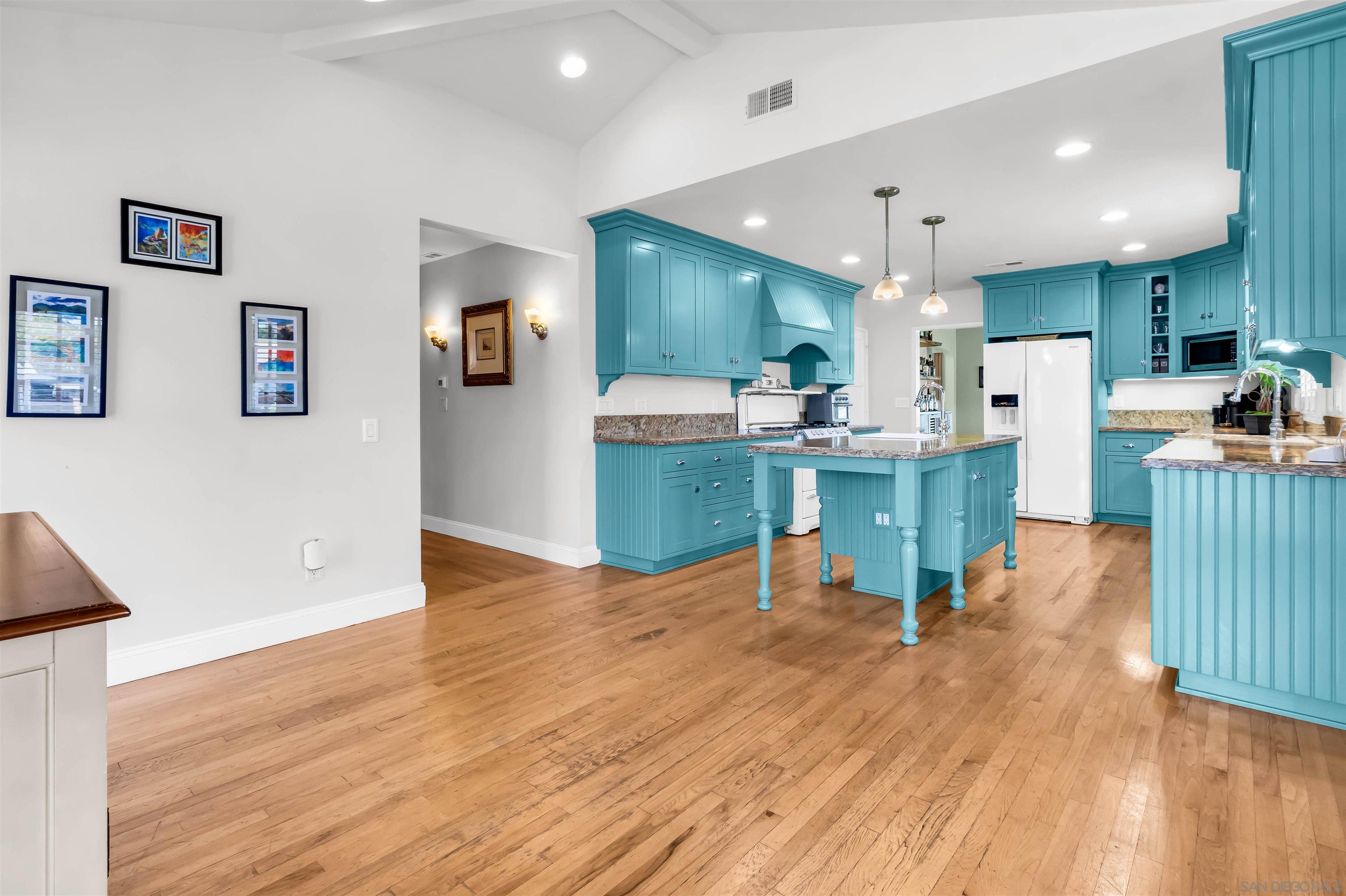 Detail Gallery Image 10 of 35 For 4894  Garfield St, La Mesa,  CA 91941 - 3 Beds | 3 Baths