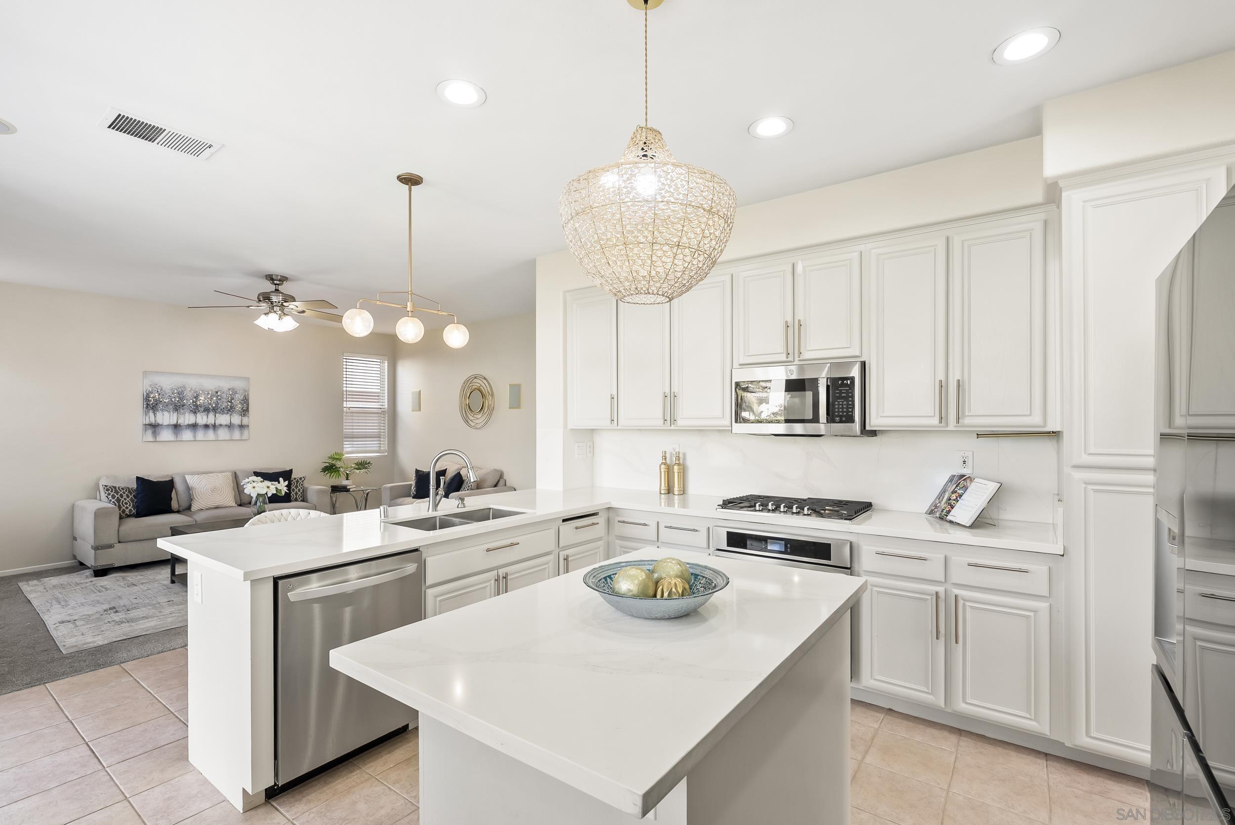 Detail Gallery Image 19 of 58 For 2609  Saddleback St, Chula Vista,  CA 91914 - 5 Beds | 3 Baths