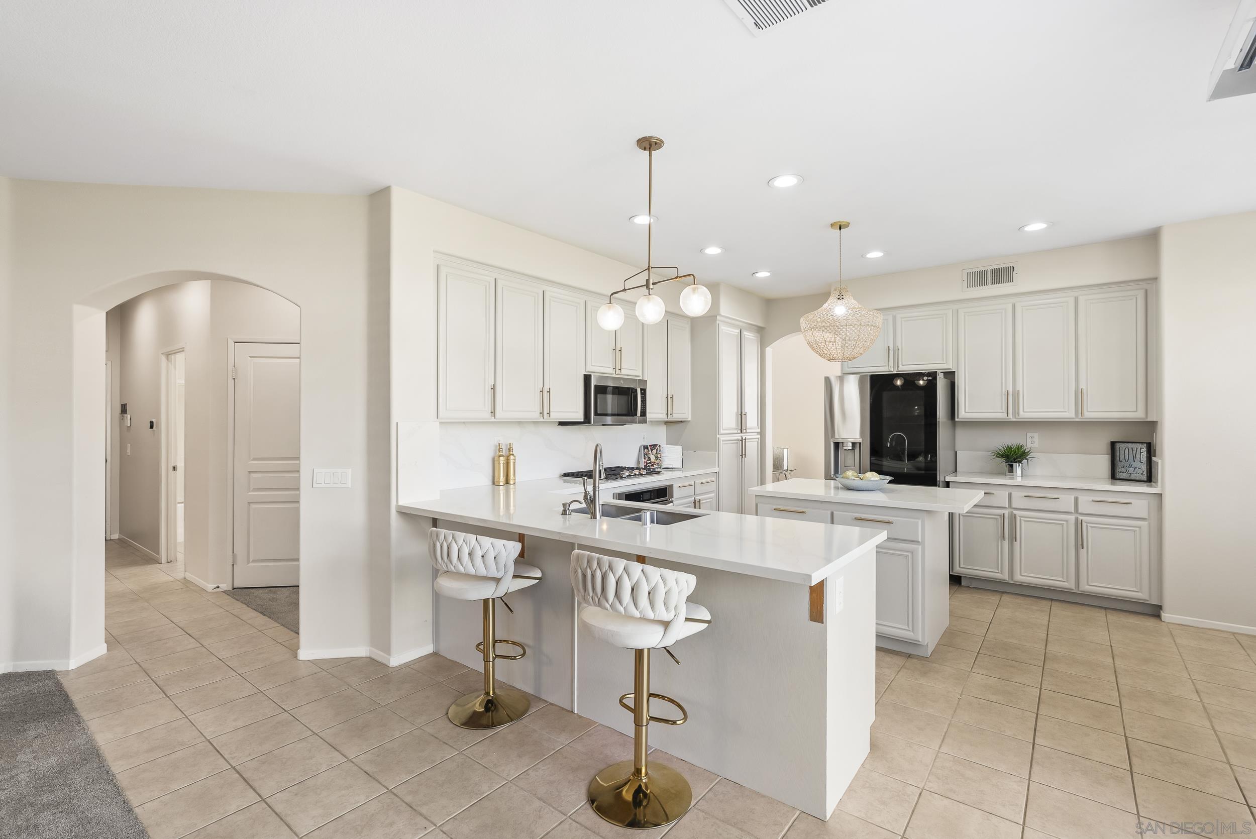 Detail Gallery Image 5 of 58 For 2609  Saddleback St, Chula Vista,  CA 91914 - 5 Beds | 3 Baths