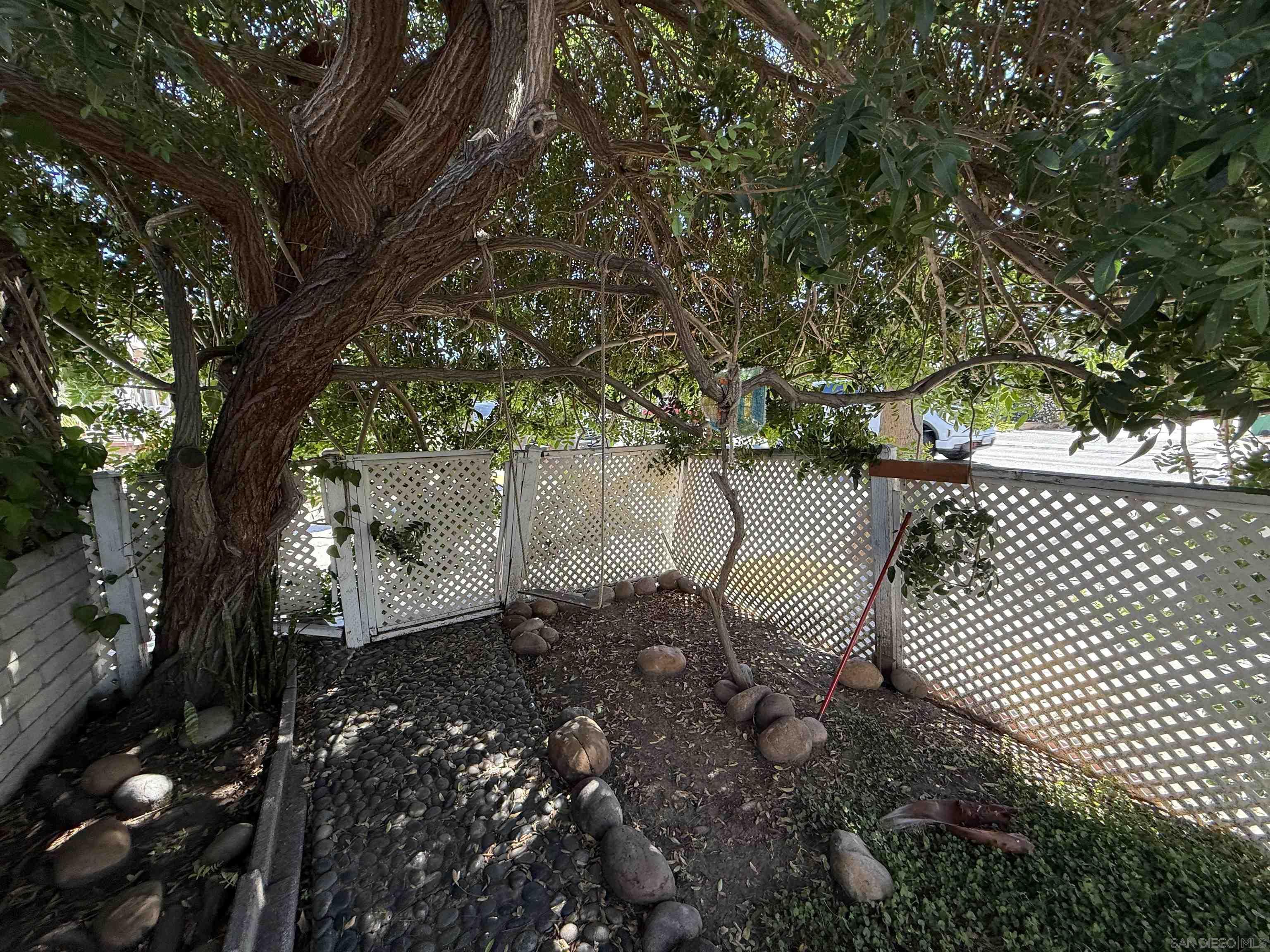 Detail Gallery Image 31 of 38 For 2120  Madison Ave, San Diego,  CA 92116 - 2 Beds | 1 Baths