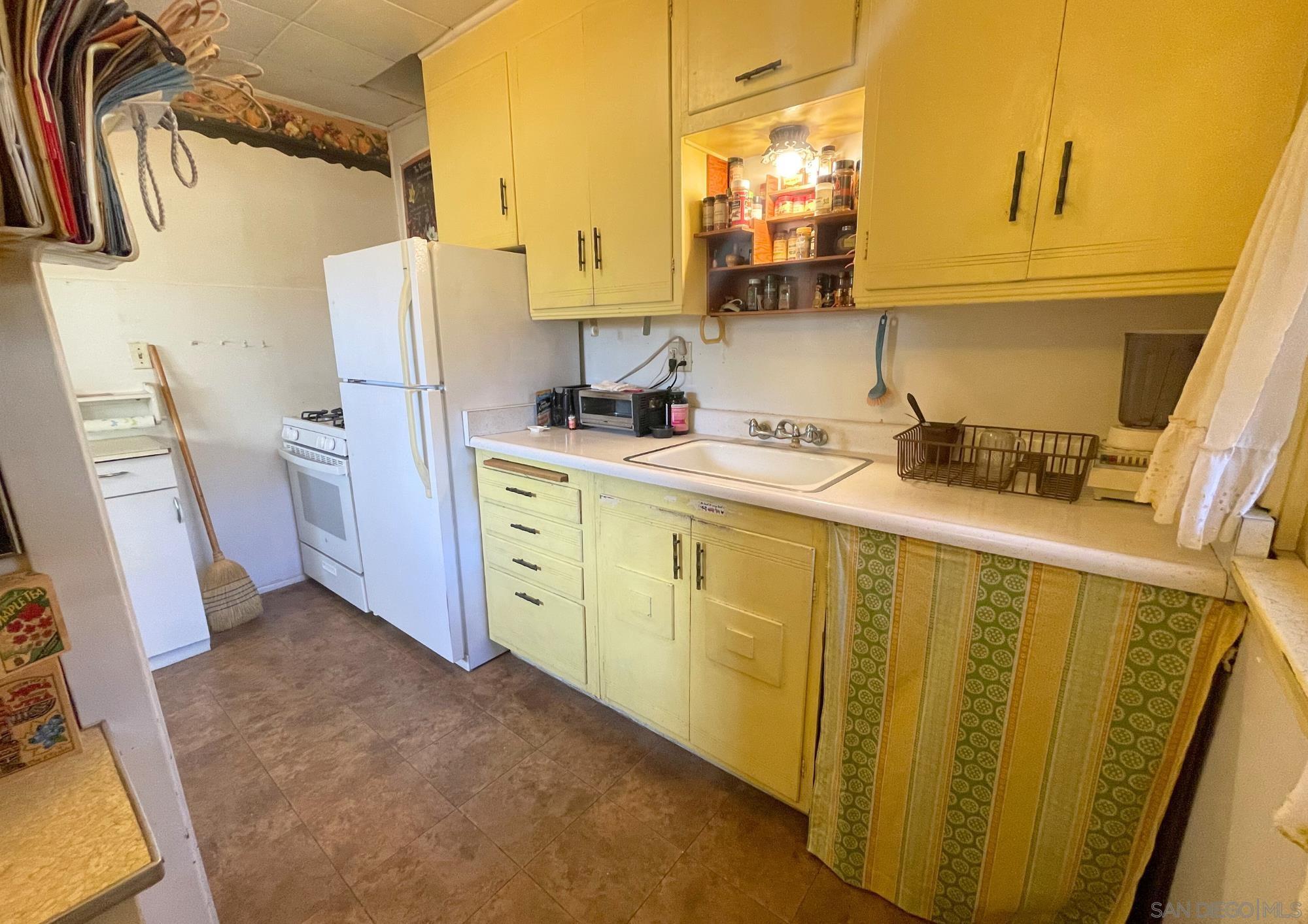 Detail Gallery Image 9 of 38 For 2120  Madison Ave, San Diego,  CA 92116 - 2 Beds | 1 Baths