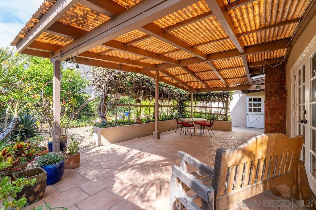 Detail Gallery Image 15 of 36 For 4210  Moraga Ave, San Diego,  CA 92117 - 4 Beds | 3 Baths