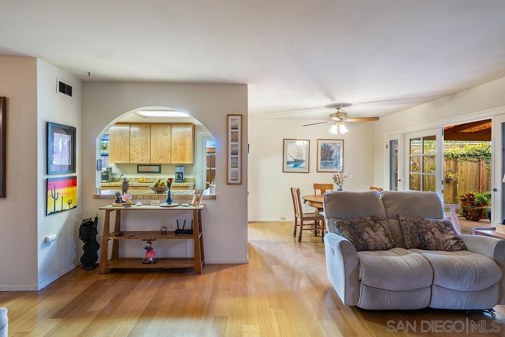 Detail Gallery Image 8 of 36 For 4210  Moraga Ave, San Diego,  CA 92117 - 4 Beds | 3 Baths