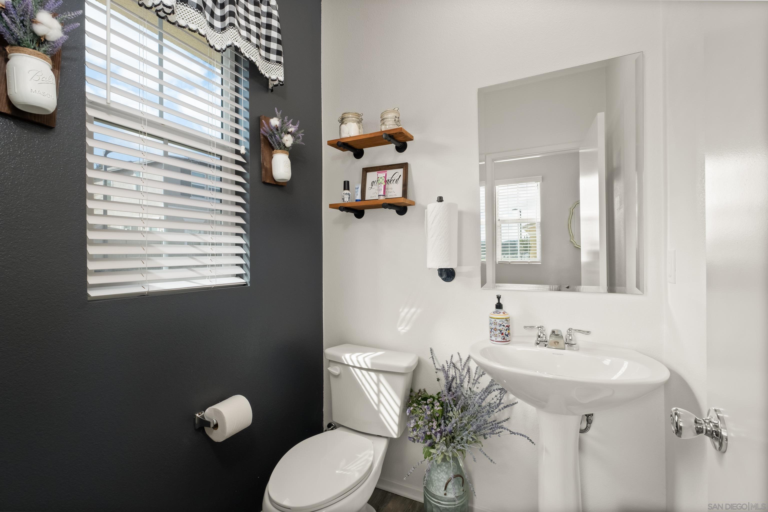 Detail Gallery Image 11 of 38 For 13650  Gray Hawk Way, Valley Center,  CA 92082 - 3 Beds | 2/1 Baths