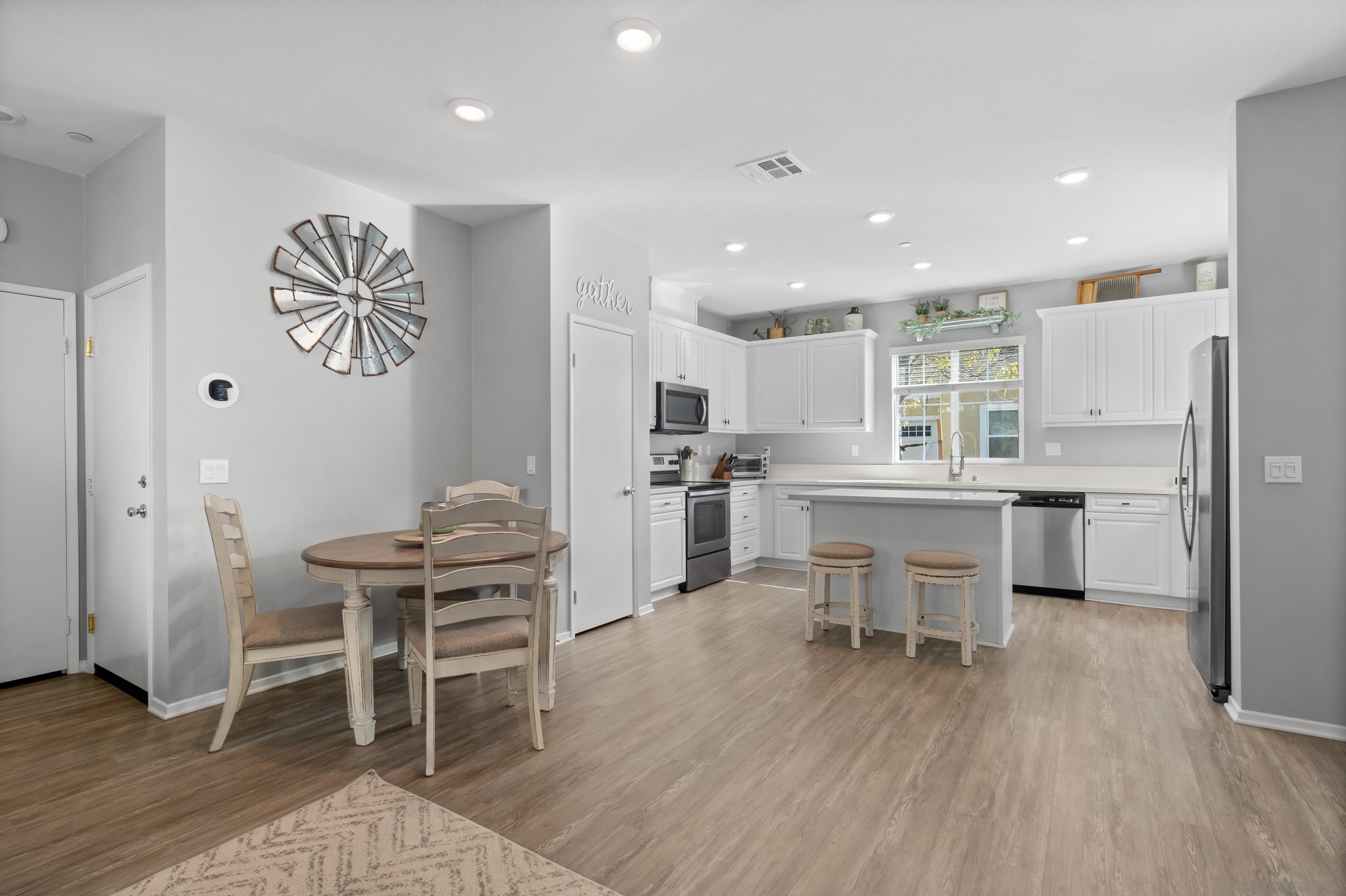 Detail Gallery Image 4 of 38 For 13650  Gray Hawk Way, Valley Center,  CA 92082 - 3 Beds | 2/1 Baths