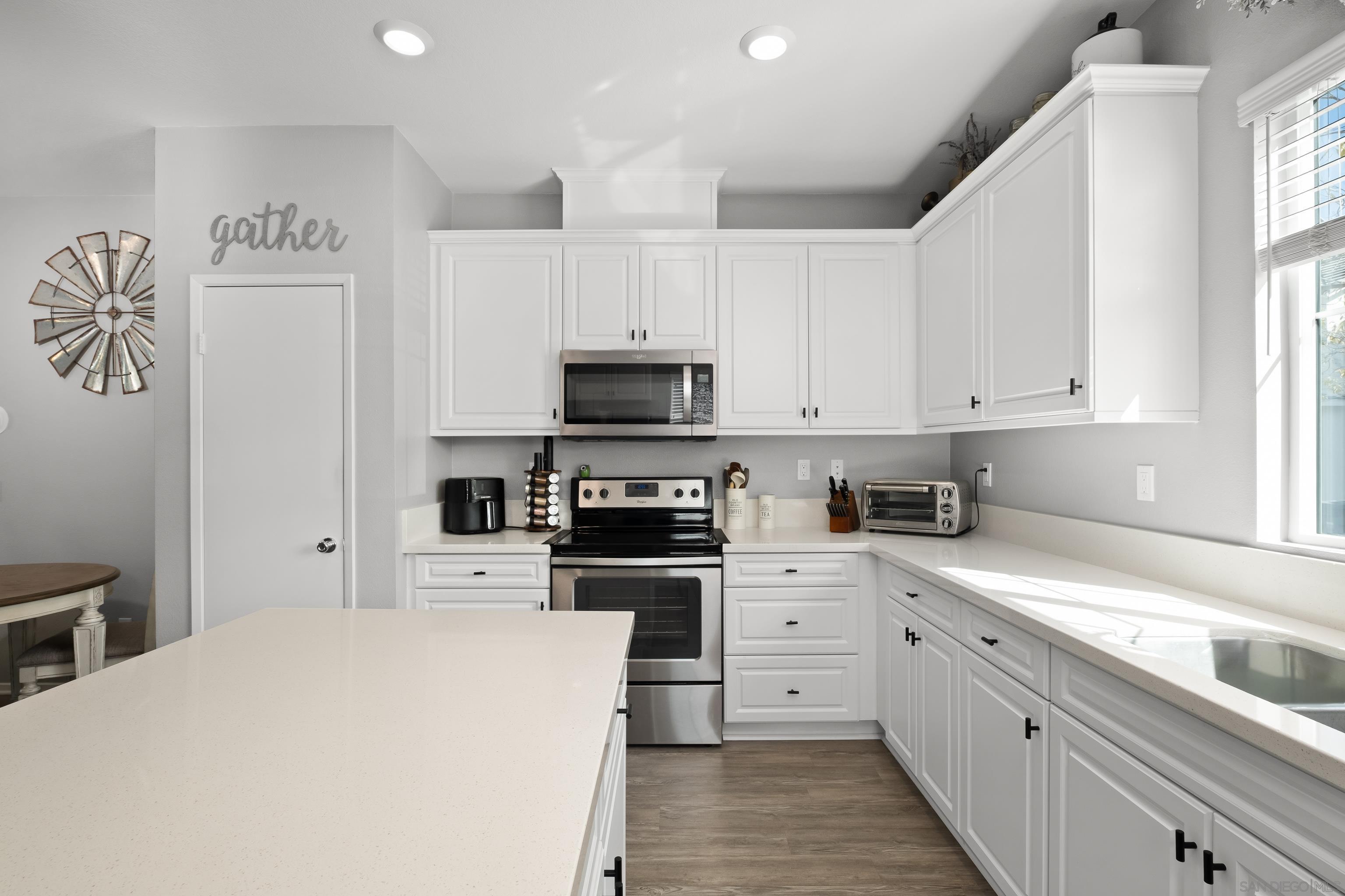 Detail Gallery Image 6 of 38 For 13650  Gray Hawk Way, Valley Center,  CA 92082 - 3 Beds | 2/1 Baths