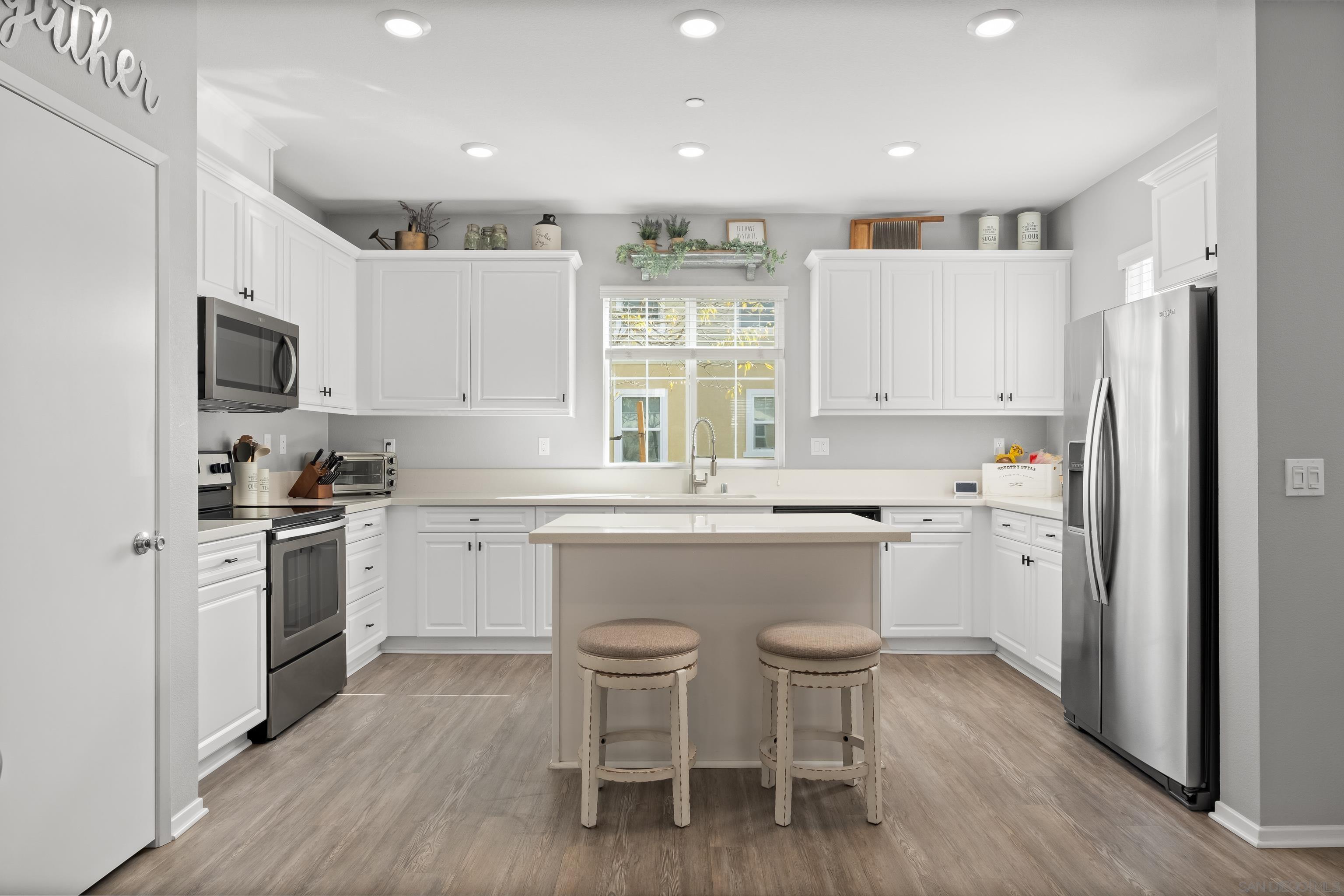 Detail Gallery Image 8 of 38 For 13650  Gray Hawk Way, Valley Center,  CA 92082 - 3 Beds | 2/1 Baths