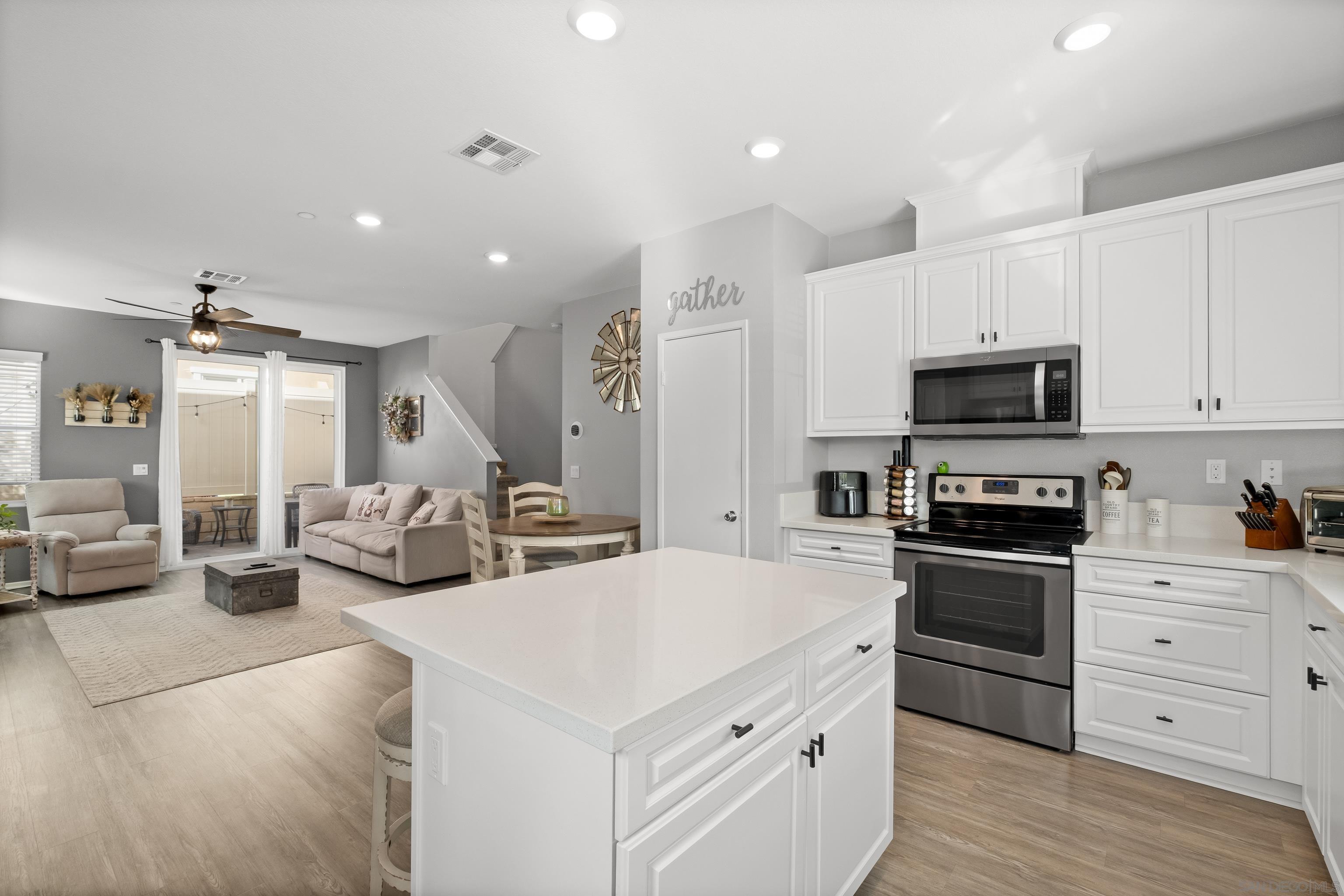 Detail Gallery Image 9 of 38 For 13650  Gray Hawk Way, Valley Center,  CA 92082 - 3 Beds | 2/1 Baths