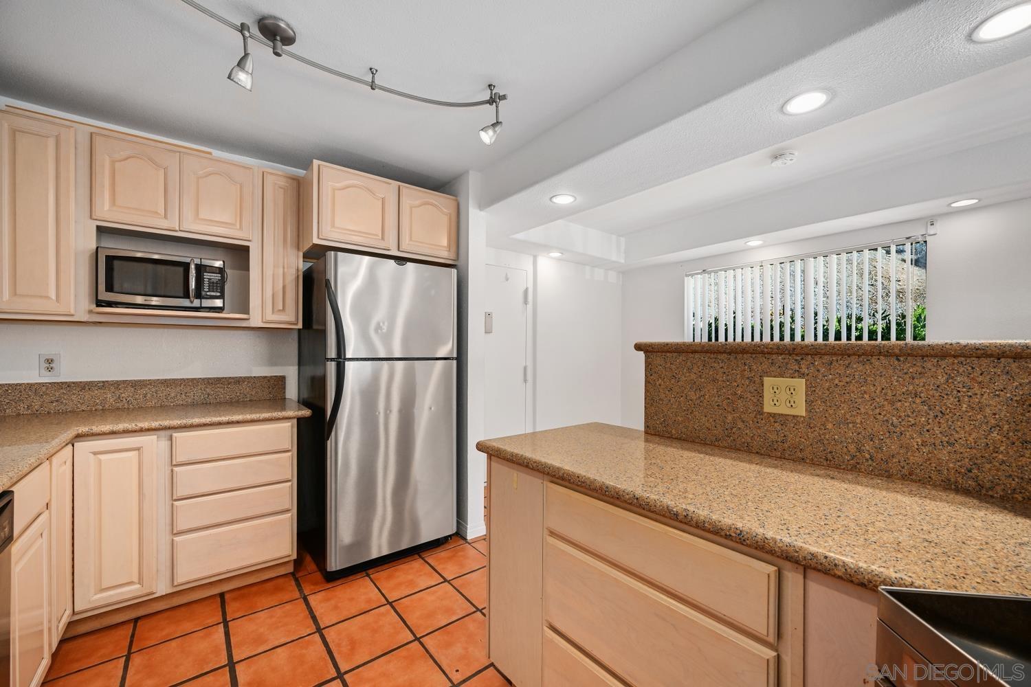 Detail Gallery Image 5 of 16 For 6255  Rancho Mission Rd  #101,  San Diego,  CA 92108 - 1 Beds | 1 Baths