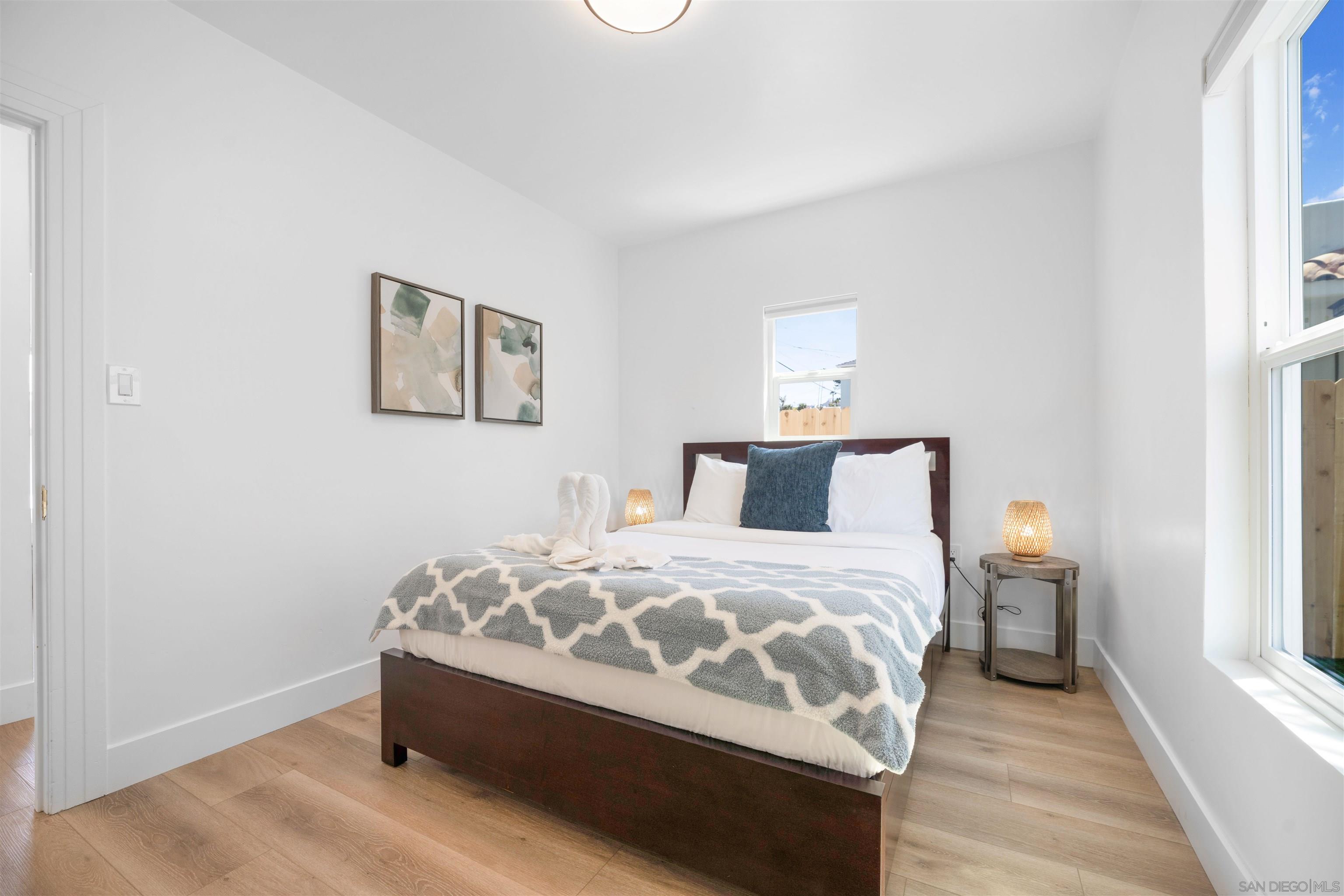 Detail Gallery Image 11 of 27 For 1817-19  Sunset Cliffs Blvd, San Diego,  CA 92107 - – Beds | – Baths