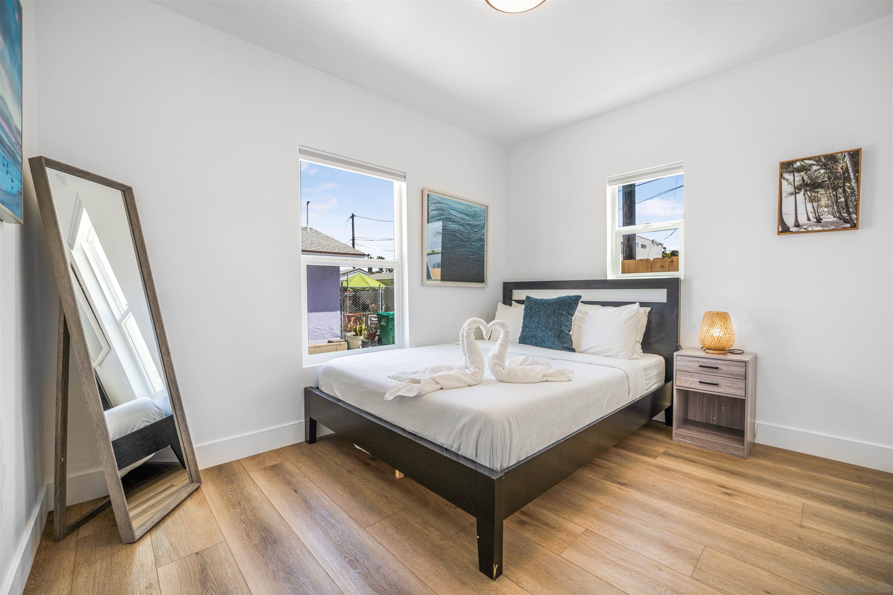 Detail Gallery Image 12 of 27 For 1817-19  Sunset Cliffs Blvd, San Diego,  CA 92107 - – Beds | – Baths