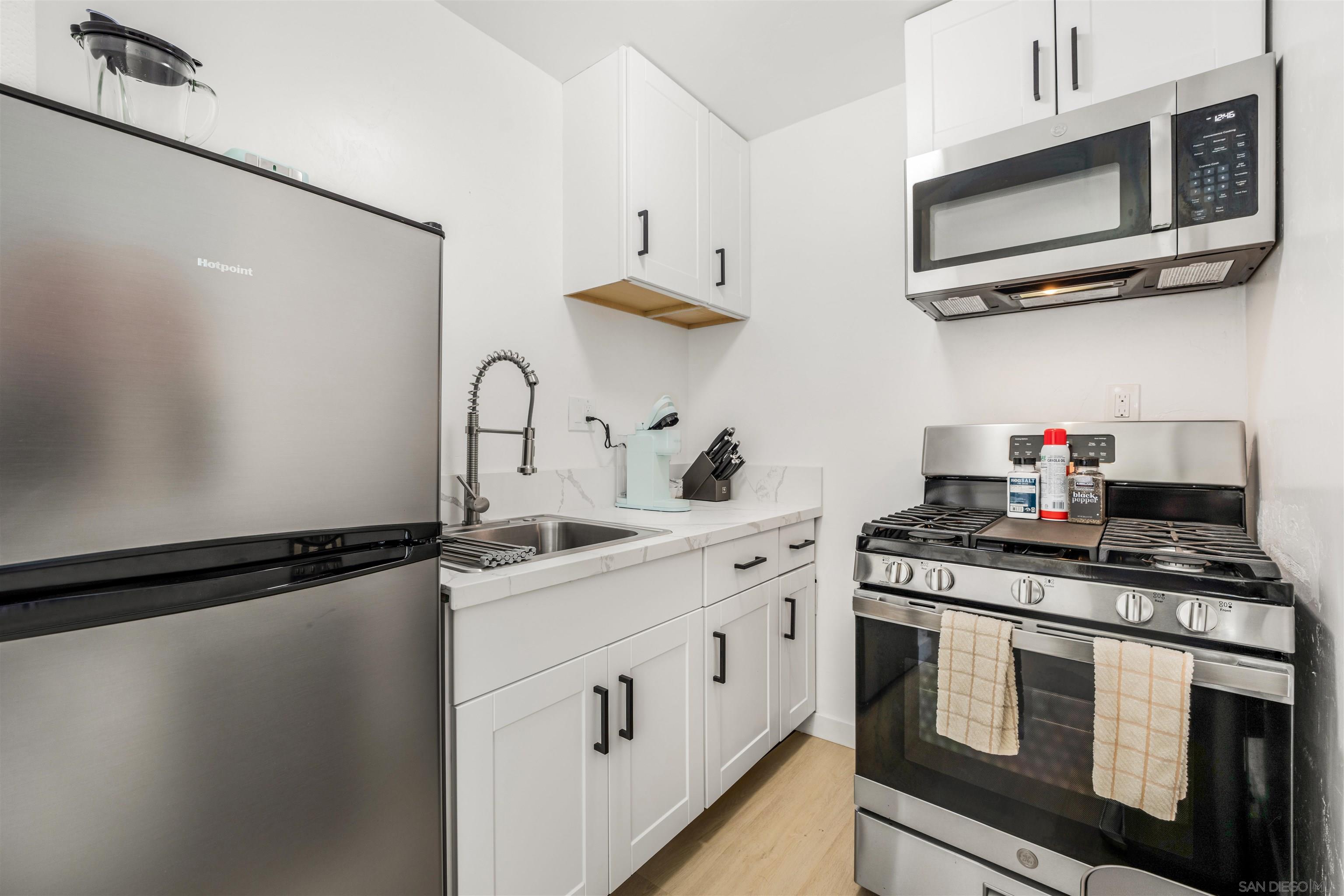 Detail Gallery Image 20 of 27 For 1817-19  Sunset Cliffs Blvd, San Diego,  CA 92107 - – Beds | – Baths