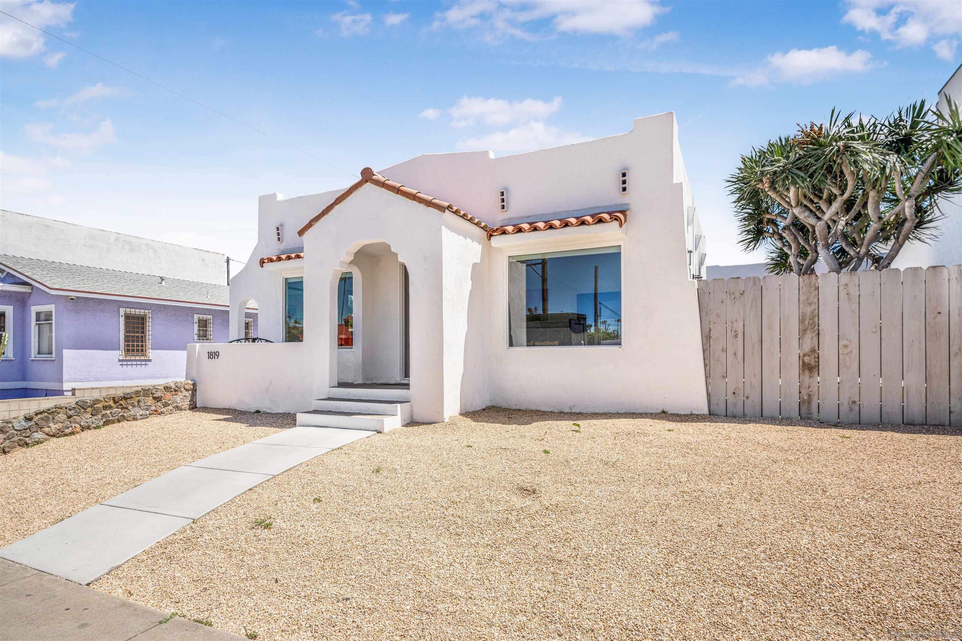 Detail Gallery Image 3 of 27 For 1817-19  Sunset Cliffs Blvd, San Diego,  CA 92107 - – Beds | – Baths