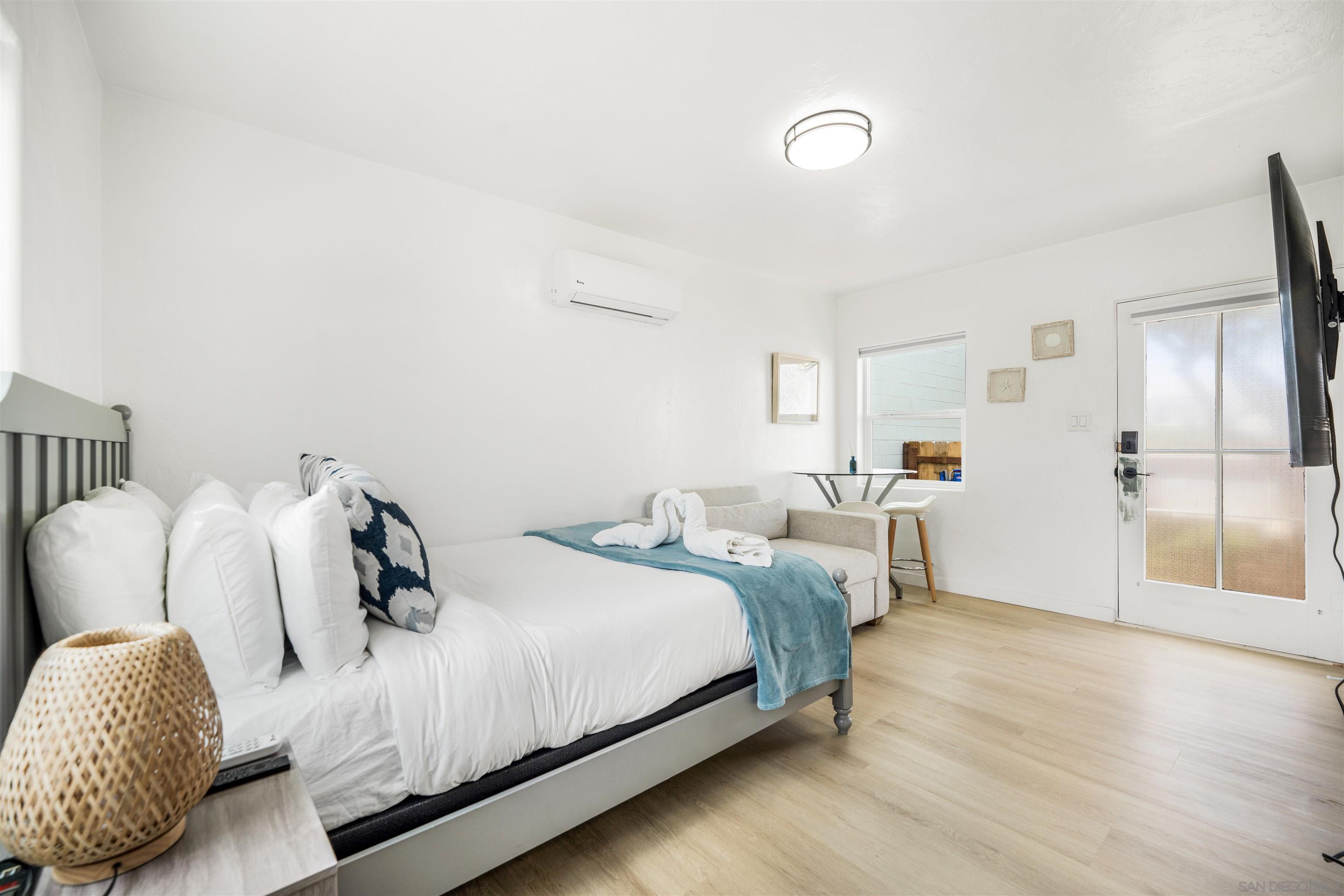 Detail Gallery Image 21 of 27 For 1817-19  Sunset Cliffs Blvd, San Diego,  CA 92107 - – Beds | – Baths