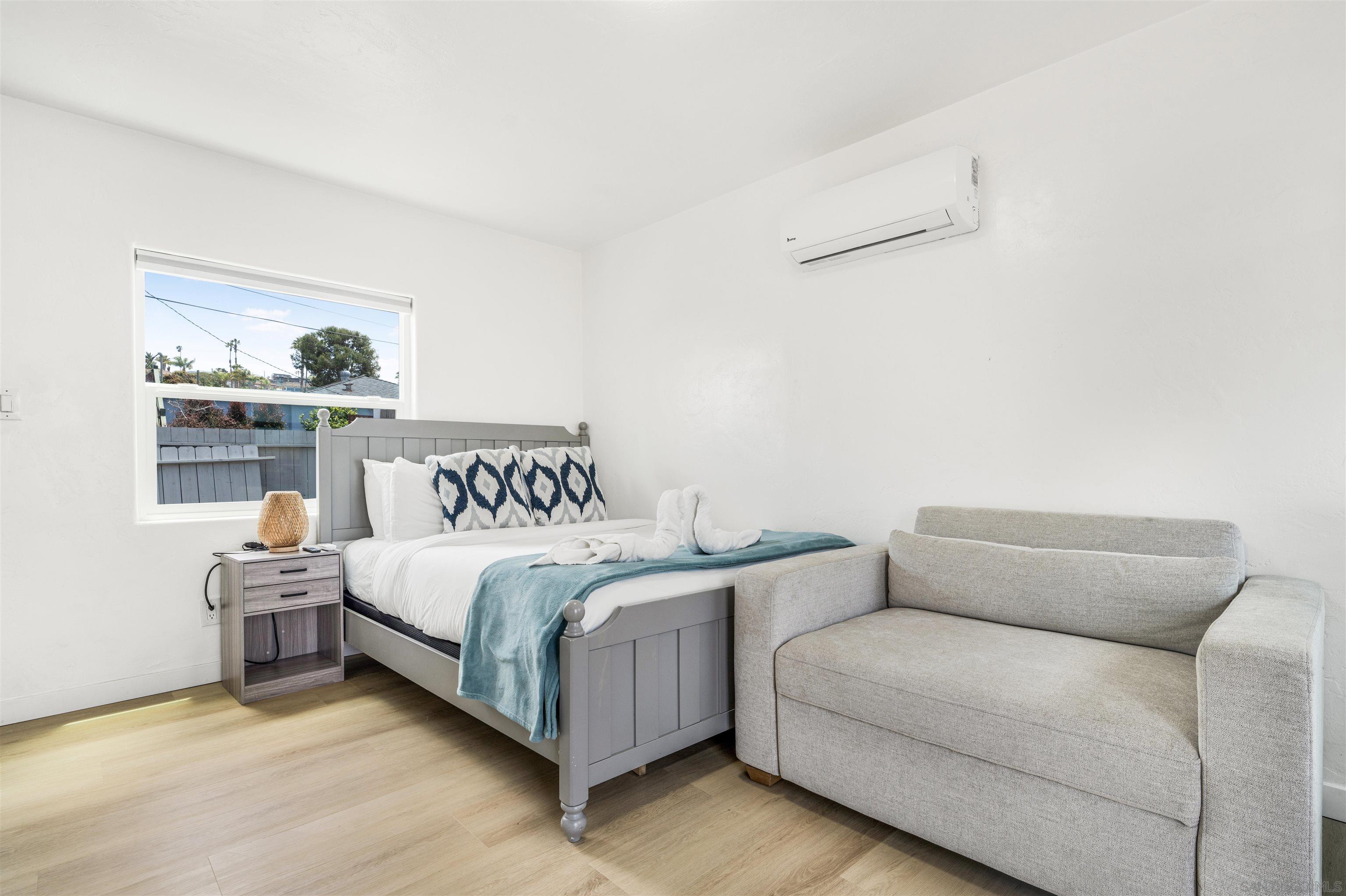 Detail Gallery Image 22 of 27 For 1817-19  Sunset Cliffs Blvd, San Diego,  CA 92107 - – Beds | – Baths