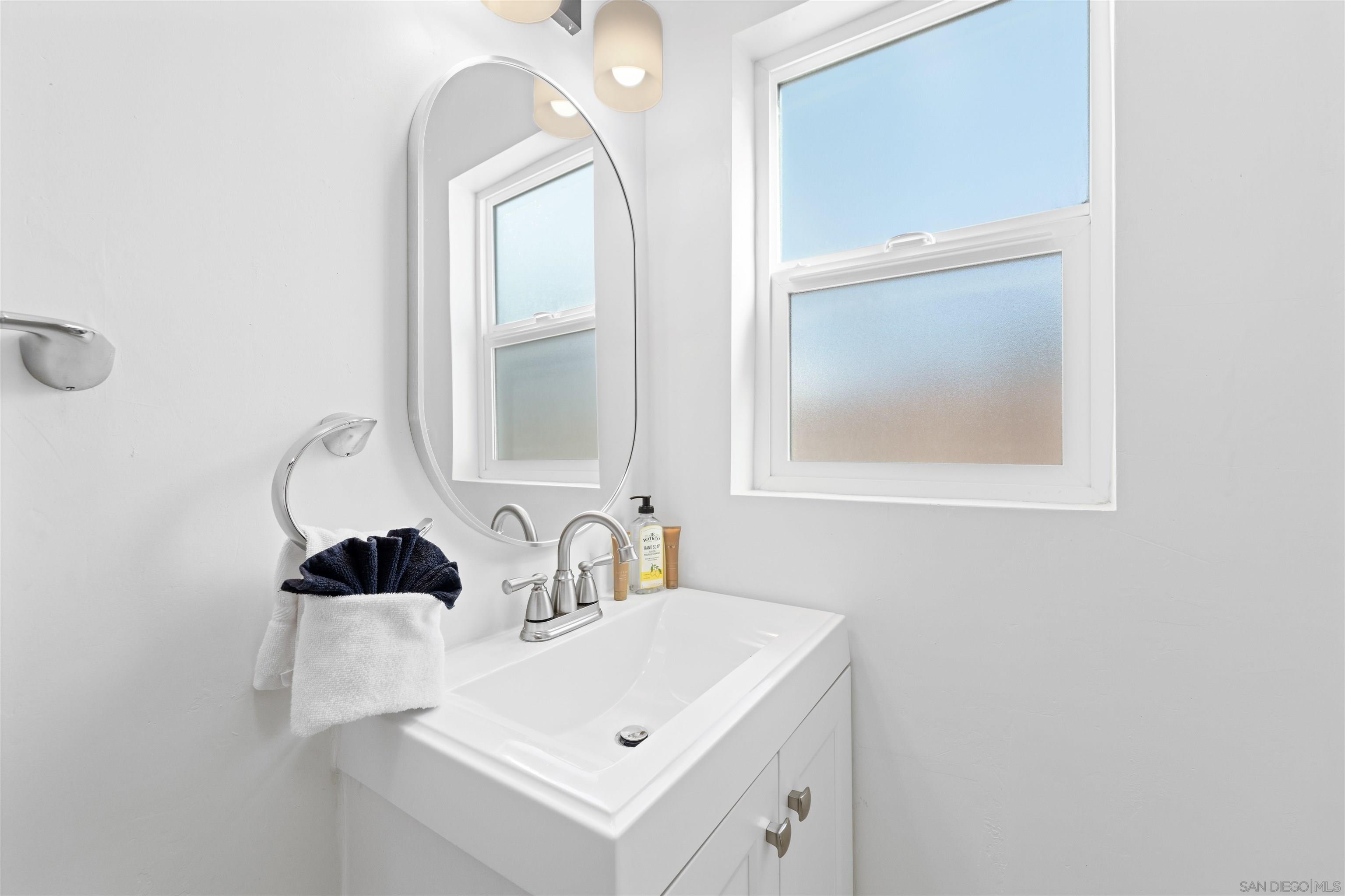 Detail Gallery Image 9 of 27 For 1817-19  Sunset Cliffs Blvd, San Diego,  CA 92107 - – Beds | – Baths