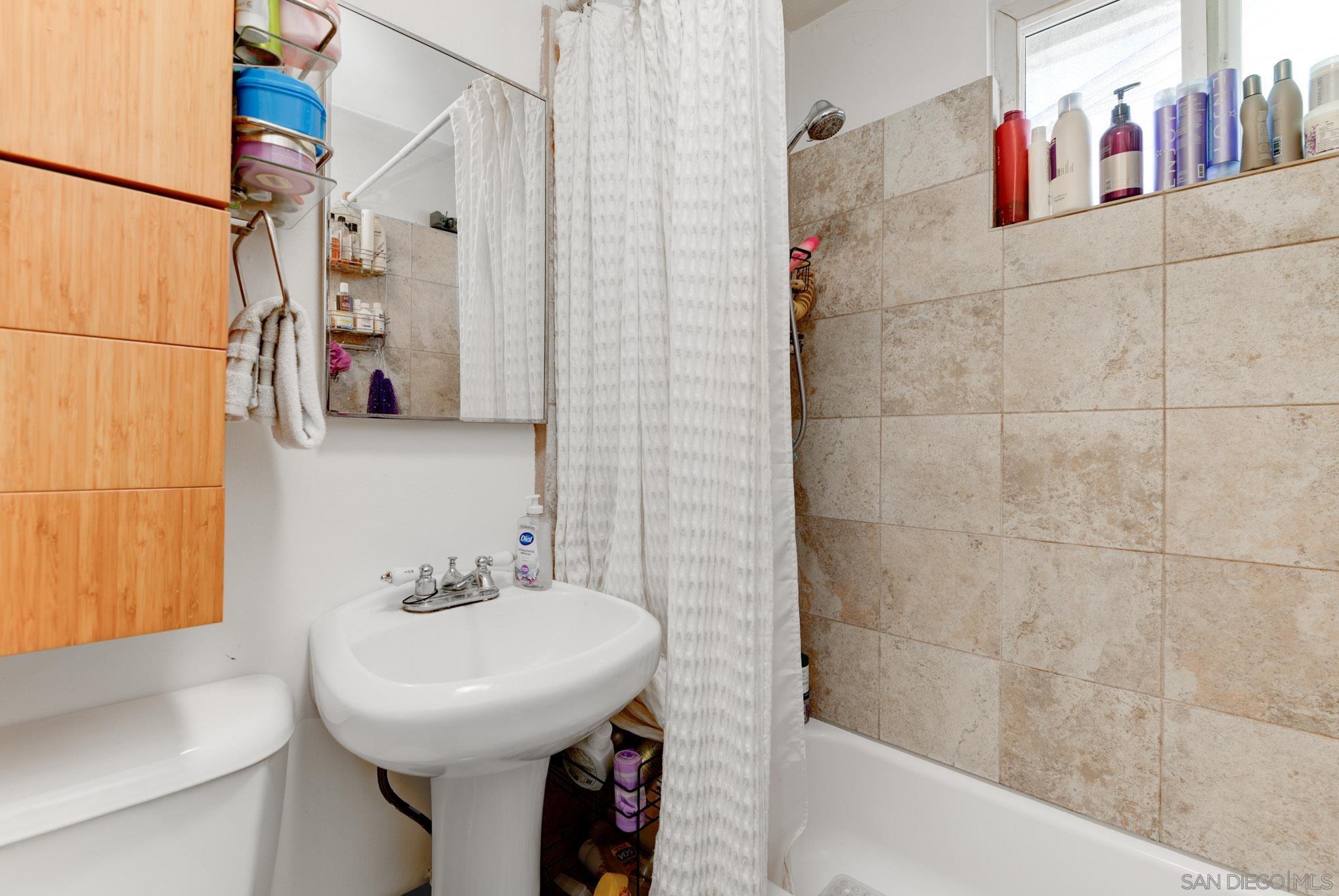 Detail Gallery Image 25 of 31 For 1328  Buena St, Oceanside,  CA 92058 - – Beds | – Baths