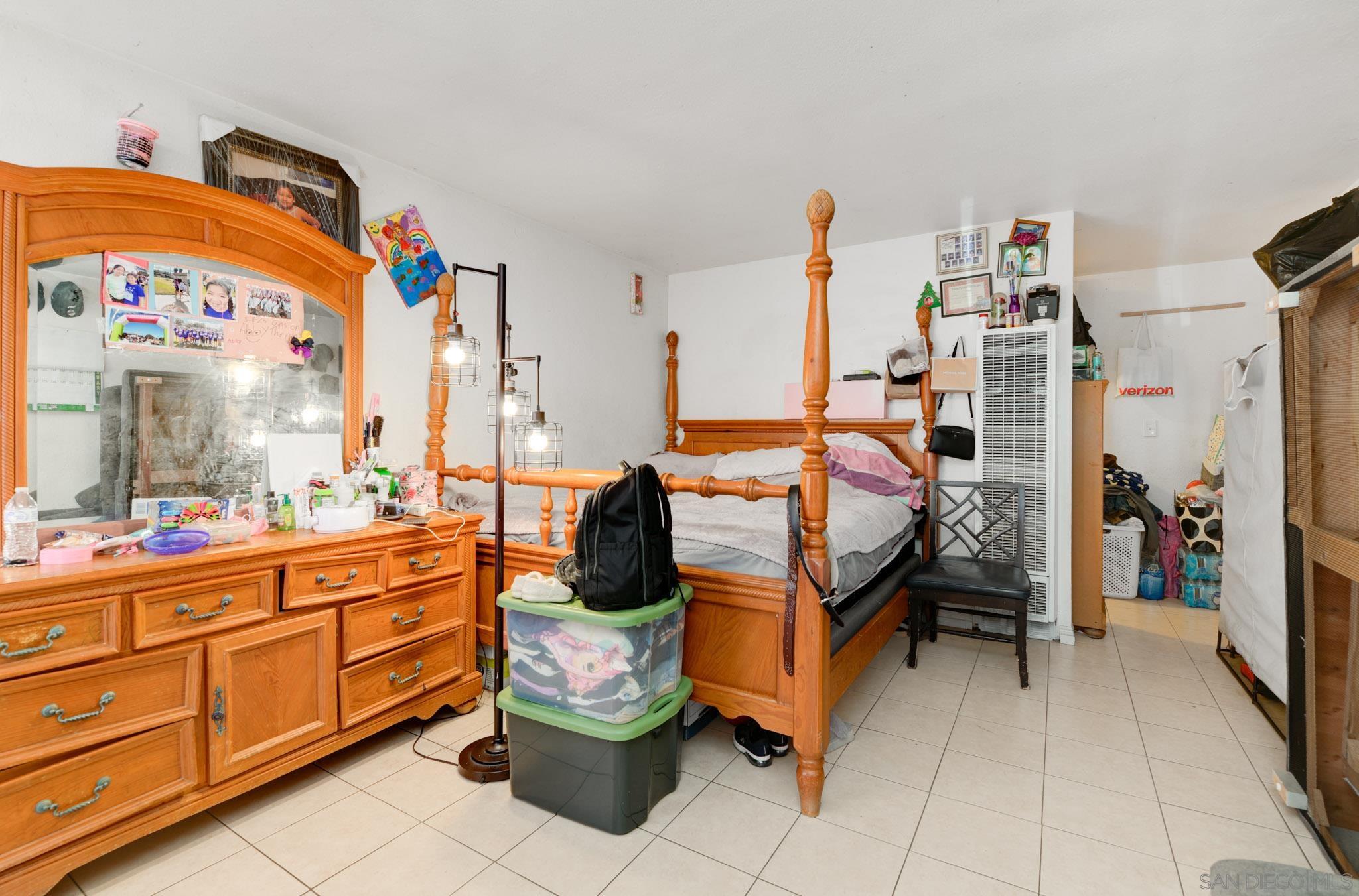 Detail Gallery Image 4 of 31 For 1328  Buena St, Oceanside,  CA 92058 - – Beds | – Baths