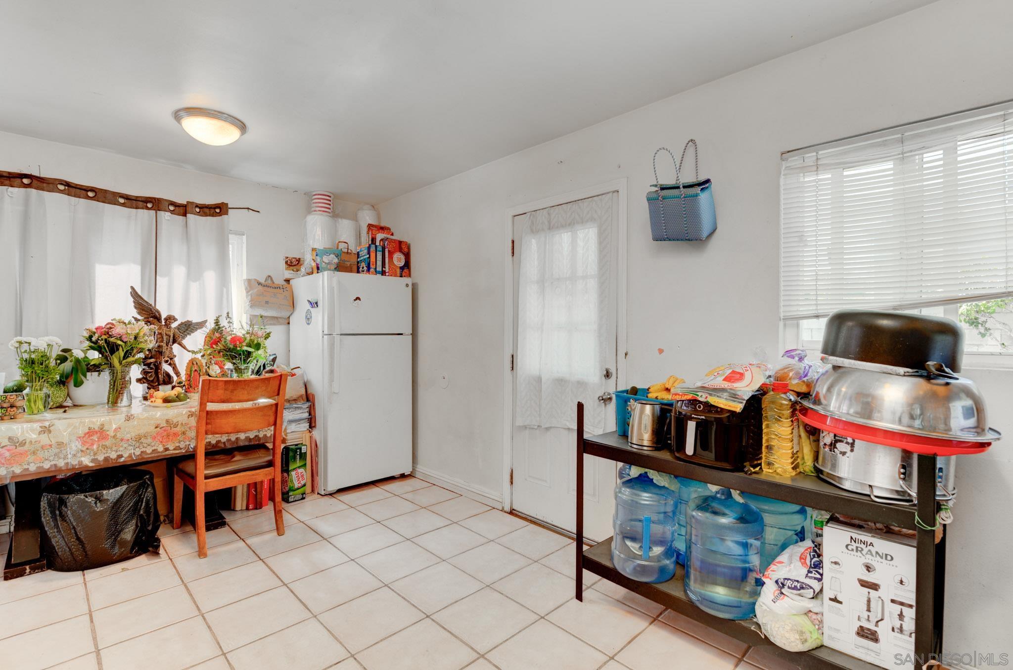 Detail Gallery Image 8 of 31 For 1328  Buena St, Oceanside,  CA 92058 - – Beds | – Baths