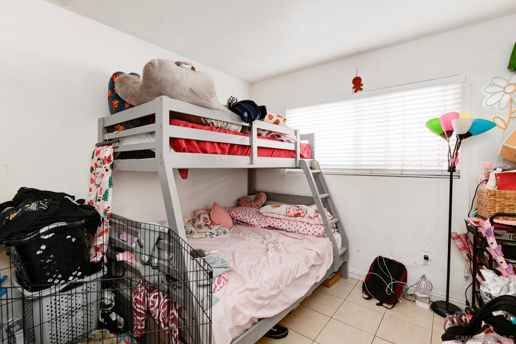 Detail Gallery Image 9 of 31 For 1328  Buena St, Oceanside,  CA 92058 - – Beds | – Baths