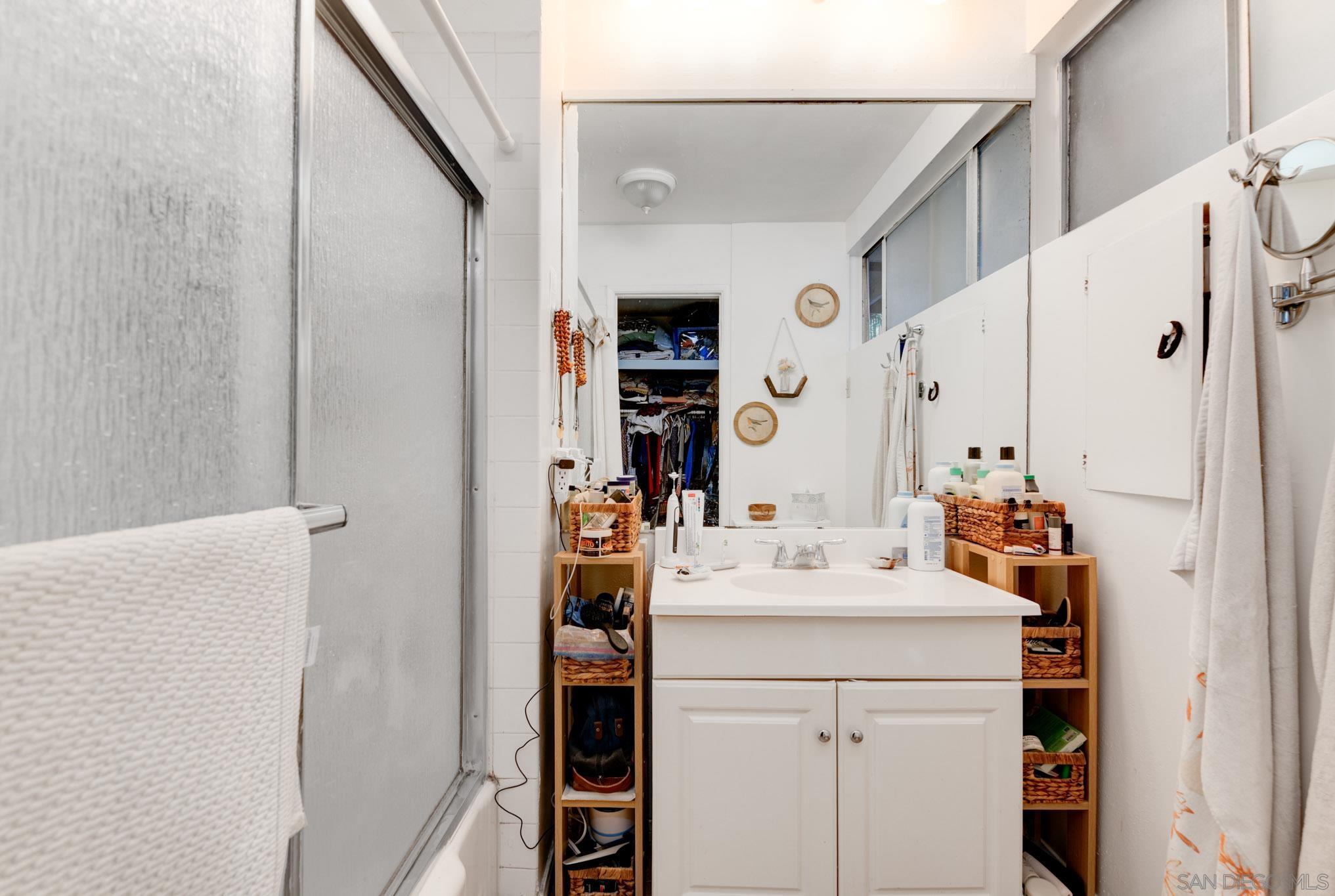 Detail Gallery Image 14 of 46 For 221-23  Ardys Pl, Vista,  CA 92084 - – Beds | – Baths