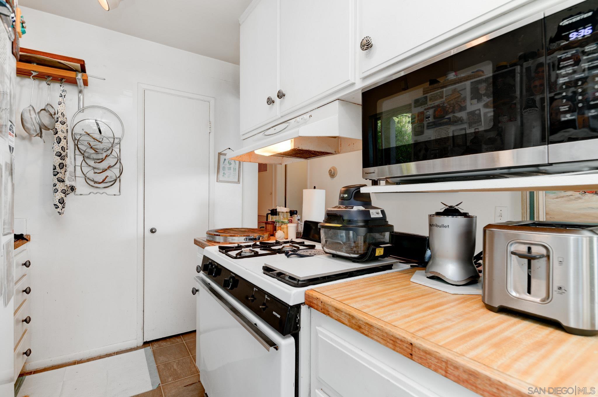 Detail Gallery Image 6 of 46 For 221-23  Ardys Pl, Vista,  CA 92084 - – Beds | – Baths