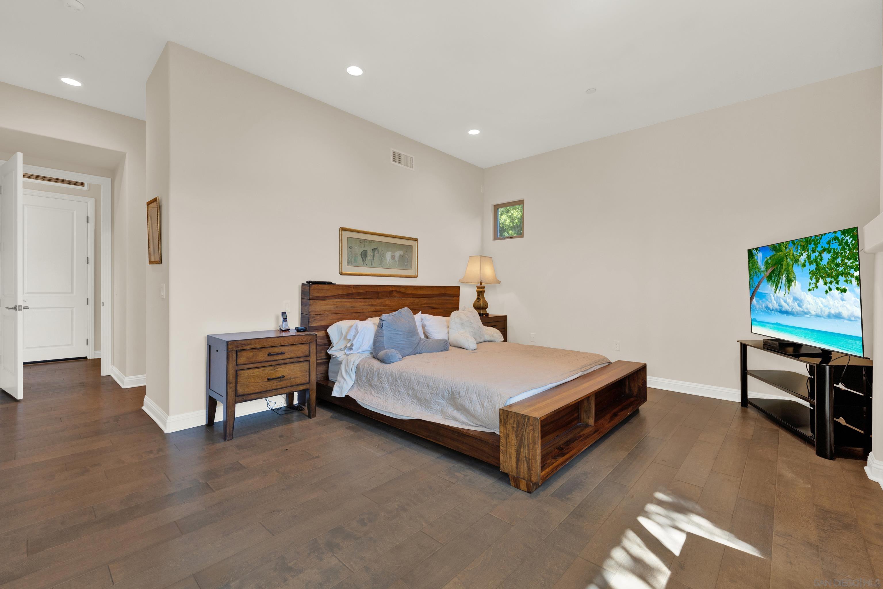 Detail Gallery Image 22 of 71 For 4390  Yuki Ln, Carlsbad,  CA 92008 - 5 Beds | 4/1 Baths