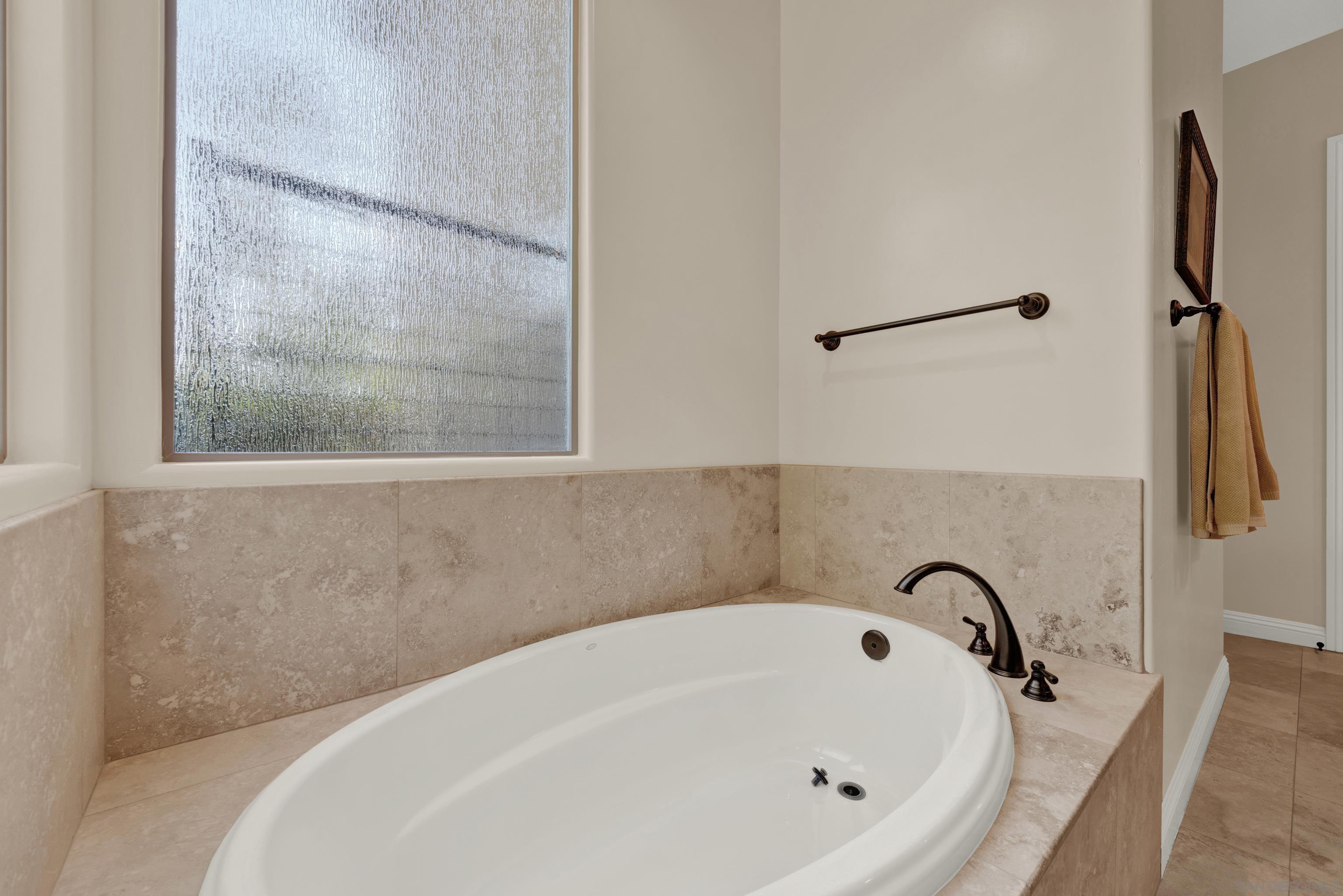 Detail Gallery Image 26 of 71 For 4390  Yuki Ln, Carlsbad,  CA 92008 - 5 Beds | 4/1 Baths