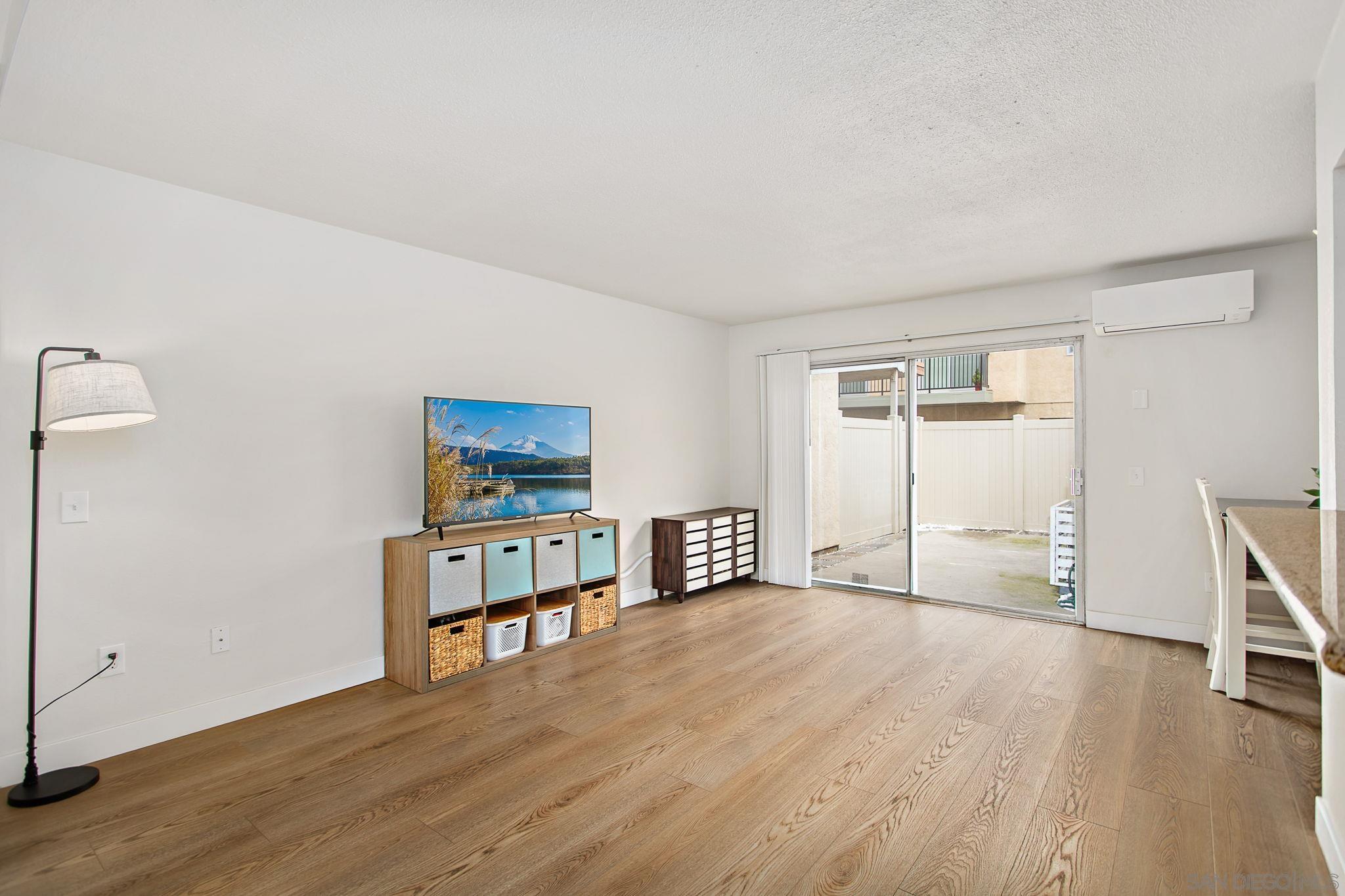 Detail Gallery Image 2 of 22 For 7813  Starling Dr, San Diego,  CA 92123 - 2 Beds | 1 Baths