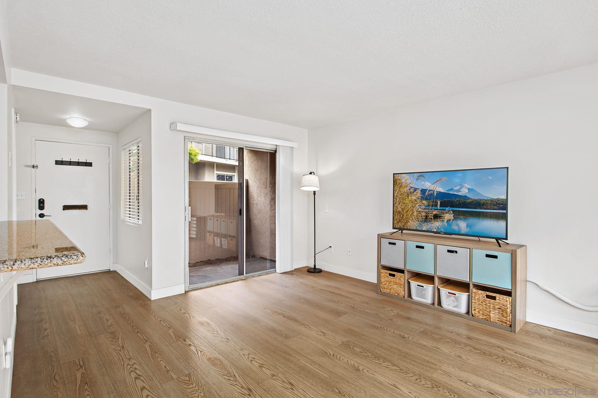 Detail Gallery Image 4 of 22 For 7813  Starling Dr, San Diego,  CA 92123 - 2 Beds | 1 Baths