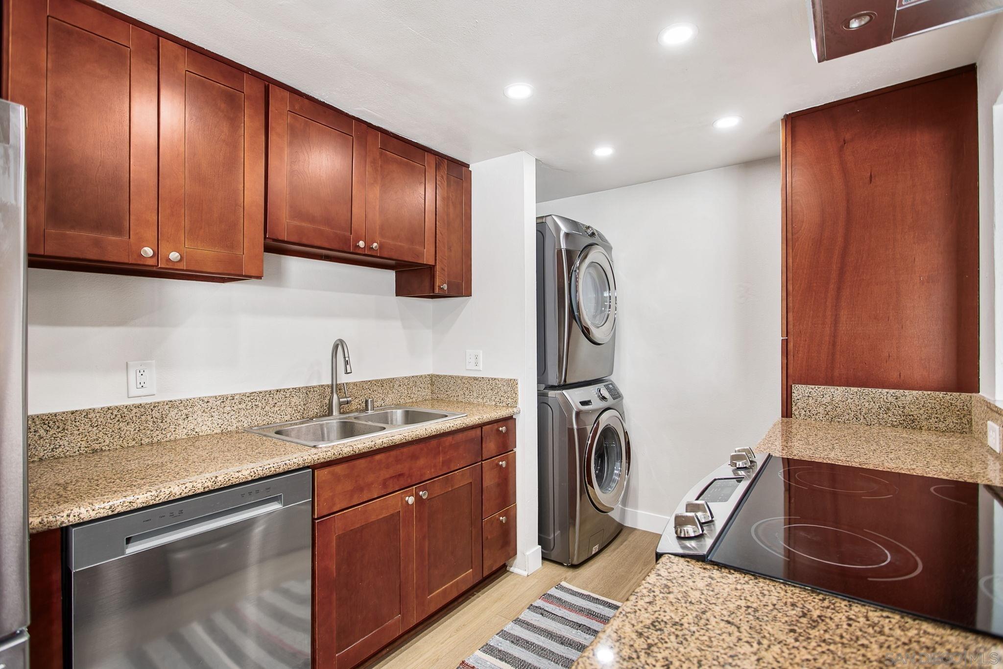 Detail Gallery Image 6 of 22 For 7813  Starling Dr, San Diego,  CA 92123 - 2 Beds | 1 Baths