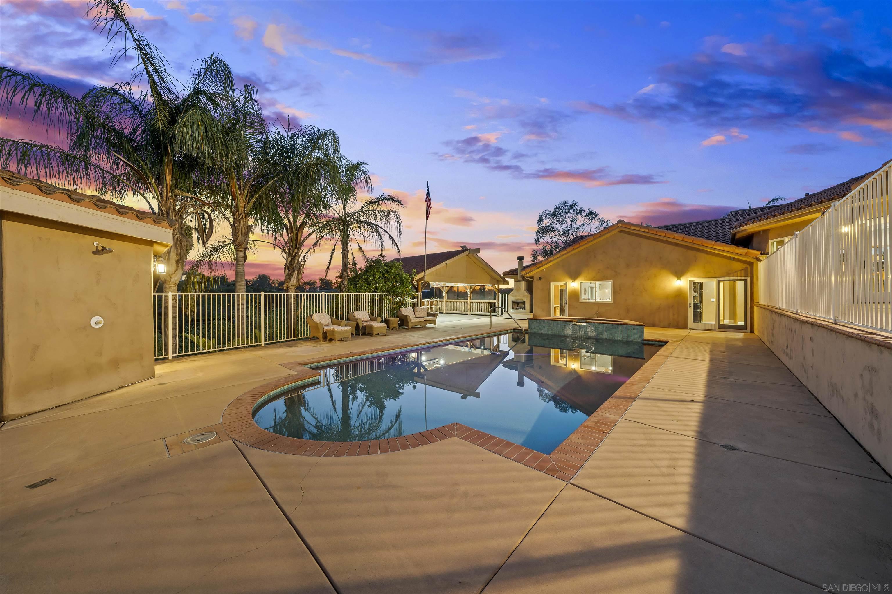 Detail Gallery Image 2 of 72 For 16951  Old Coach Rd, Poway,  CA 92064 - 5 Beds | 4/2 Baths