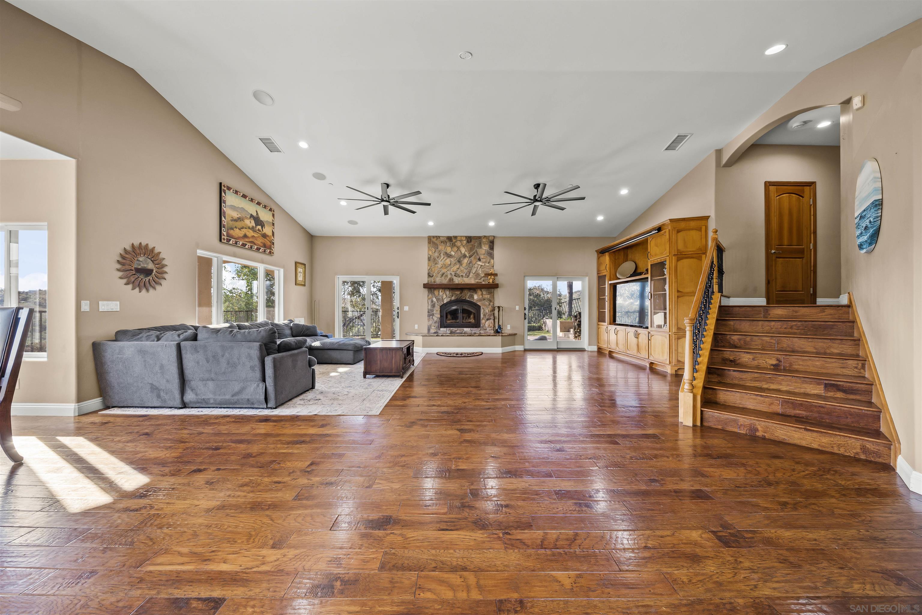 Detail Gallery Image 17 of 72 For 16951  Old Coach Rd, Poway,  CA 92064 - 5 Beds | 4/2 Baths