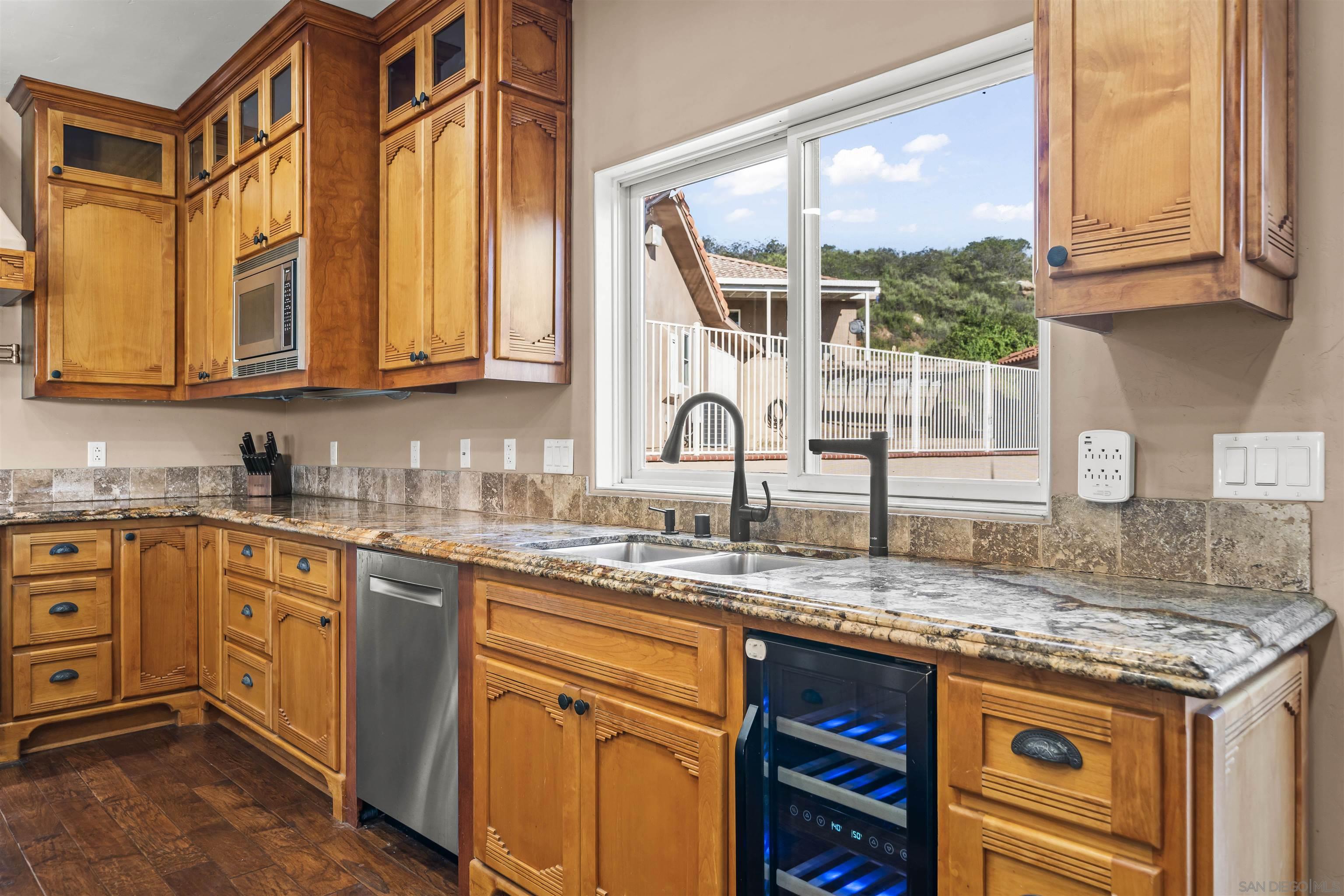 Detail Gallery Image 22 of 72 For 16951  Old Coach Rd, Poway,  CA 92064 - 5 Beds | 4/2 Baths