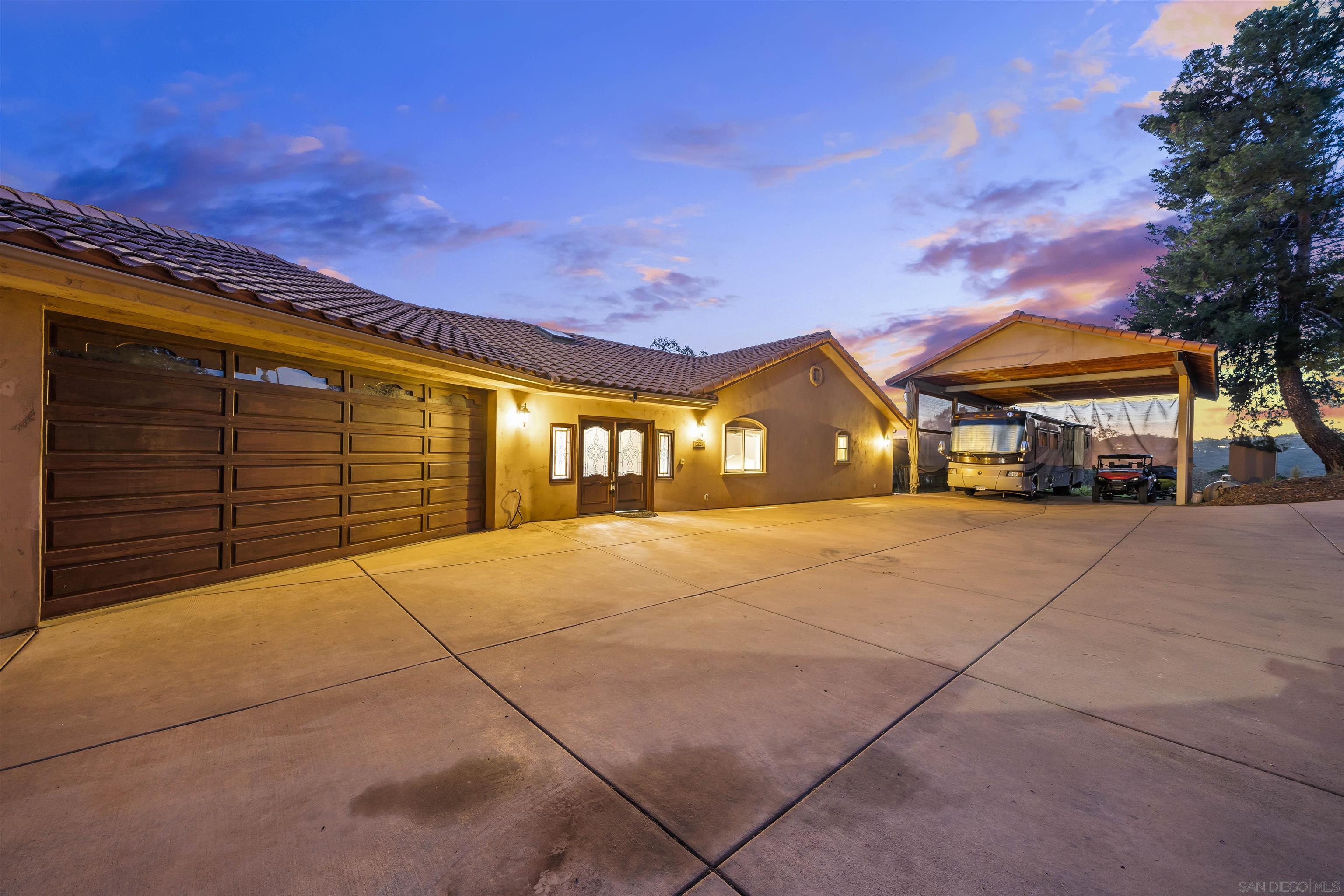 Detail Gallery Image 4 of 72 For 16951  Old Coach Rd, Poway,  CA 92064 - 5 Beds | 4/2 Baths