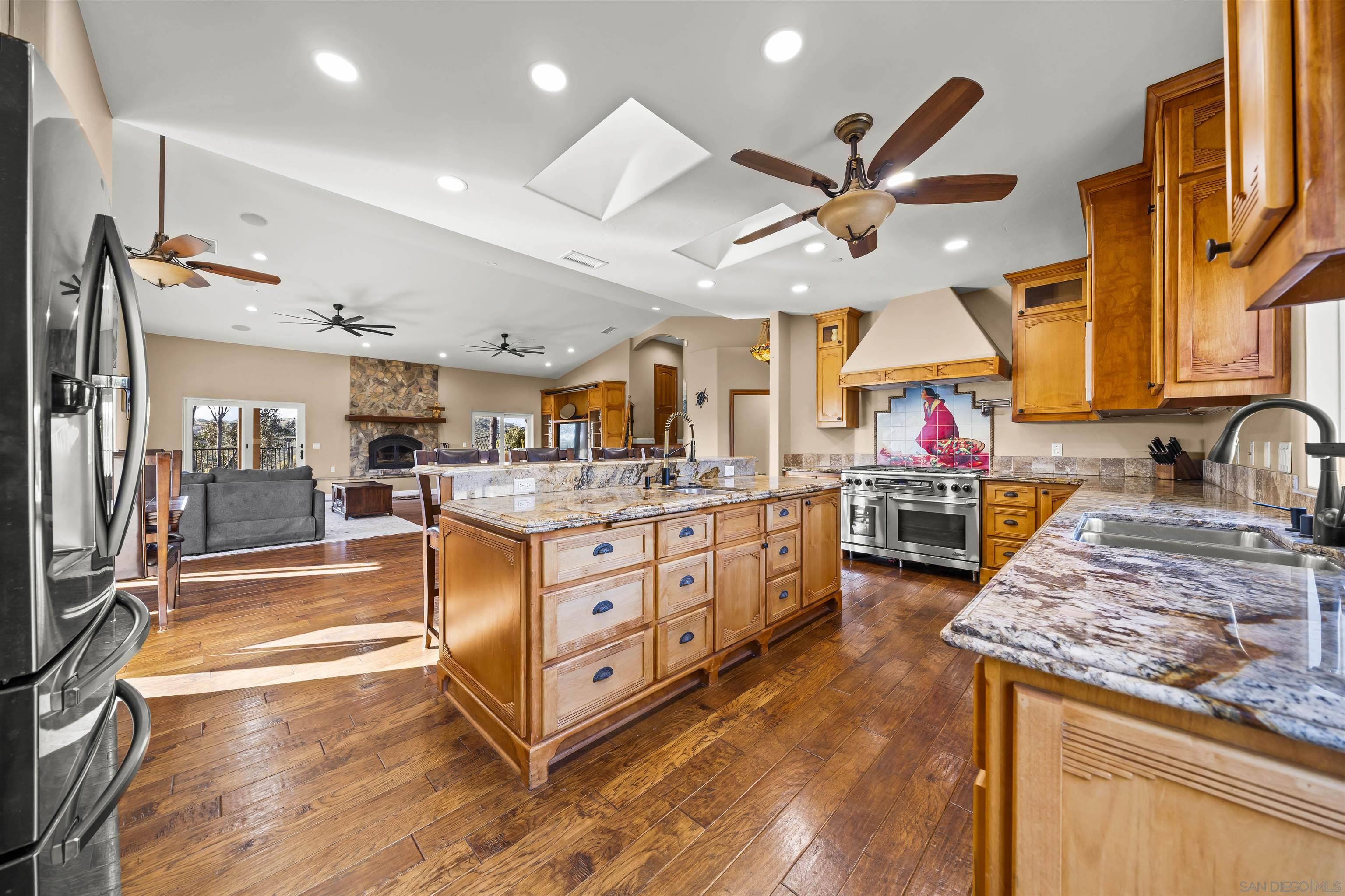 Detail Gallery Image 10 of 72 For 16951  Old Coach Rd, Poway,  CA 92064 - 5 Beds | 4/2 Baths