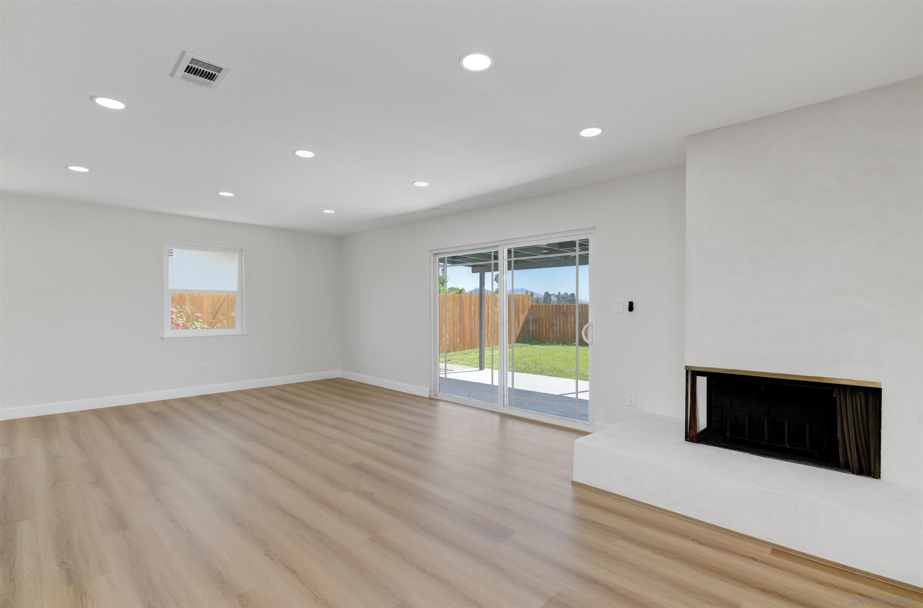 Detail Gallery Image 2 of 37 For 8375  Lake Ben Ave, San Diego,  CA 92119 - 4 Beds | 2 Baths