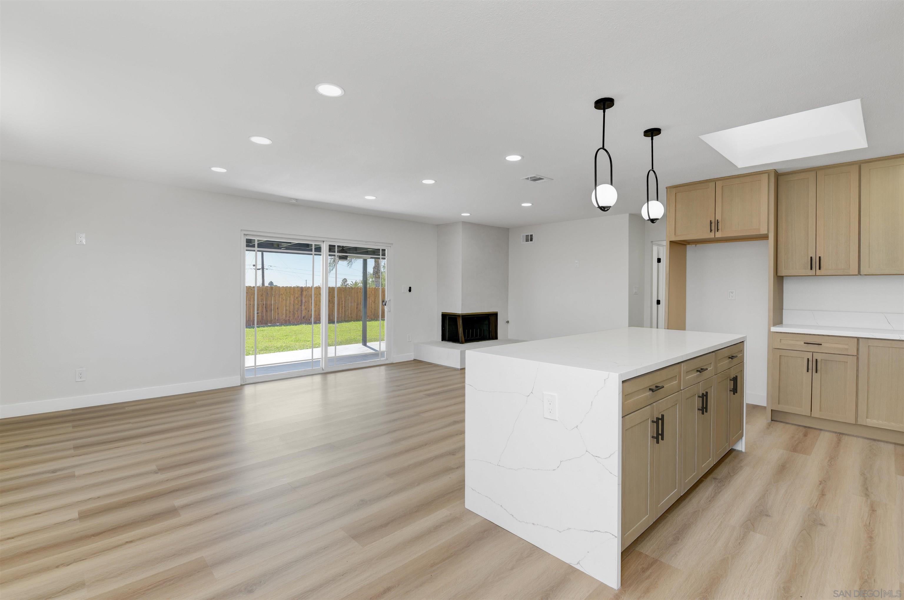 Detail Gallery Image 12 of 37 For 8375  Lake Ben Ave, San Diego,  CA 92119 - 4 Beds | 2 Baths