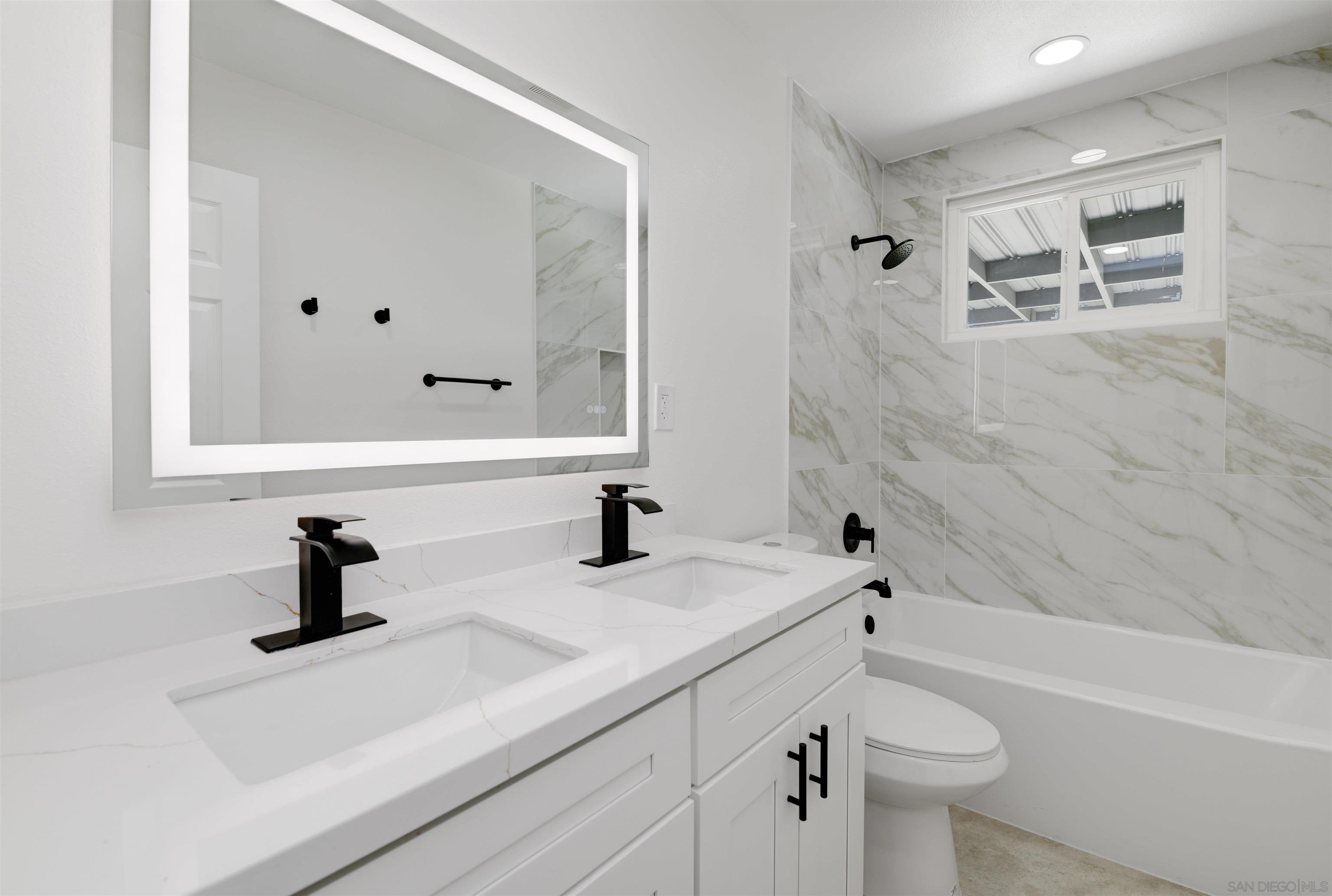 Detail Gallery Image 16 of 37 For 8375  Lake Ben Ave, San Diego,  CA 92119 - 4 Beds | 2 Baths