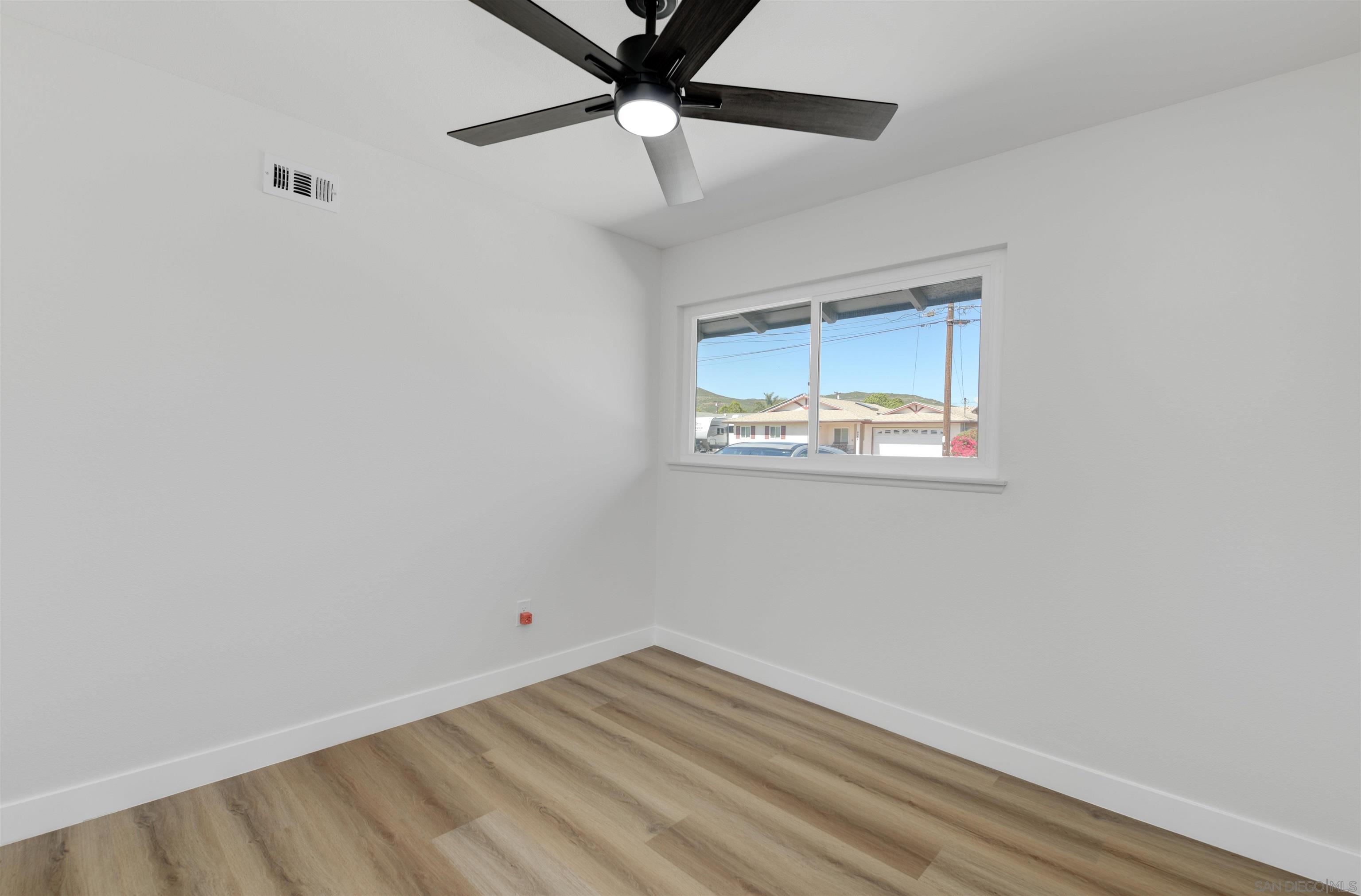 Detail Gallery Image 18 of 37 For 8375  Lake Ben Ave, San Diego,  CA 92119 - 4 Beds | 2 Baths