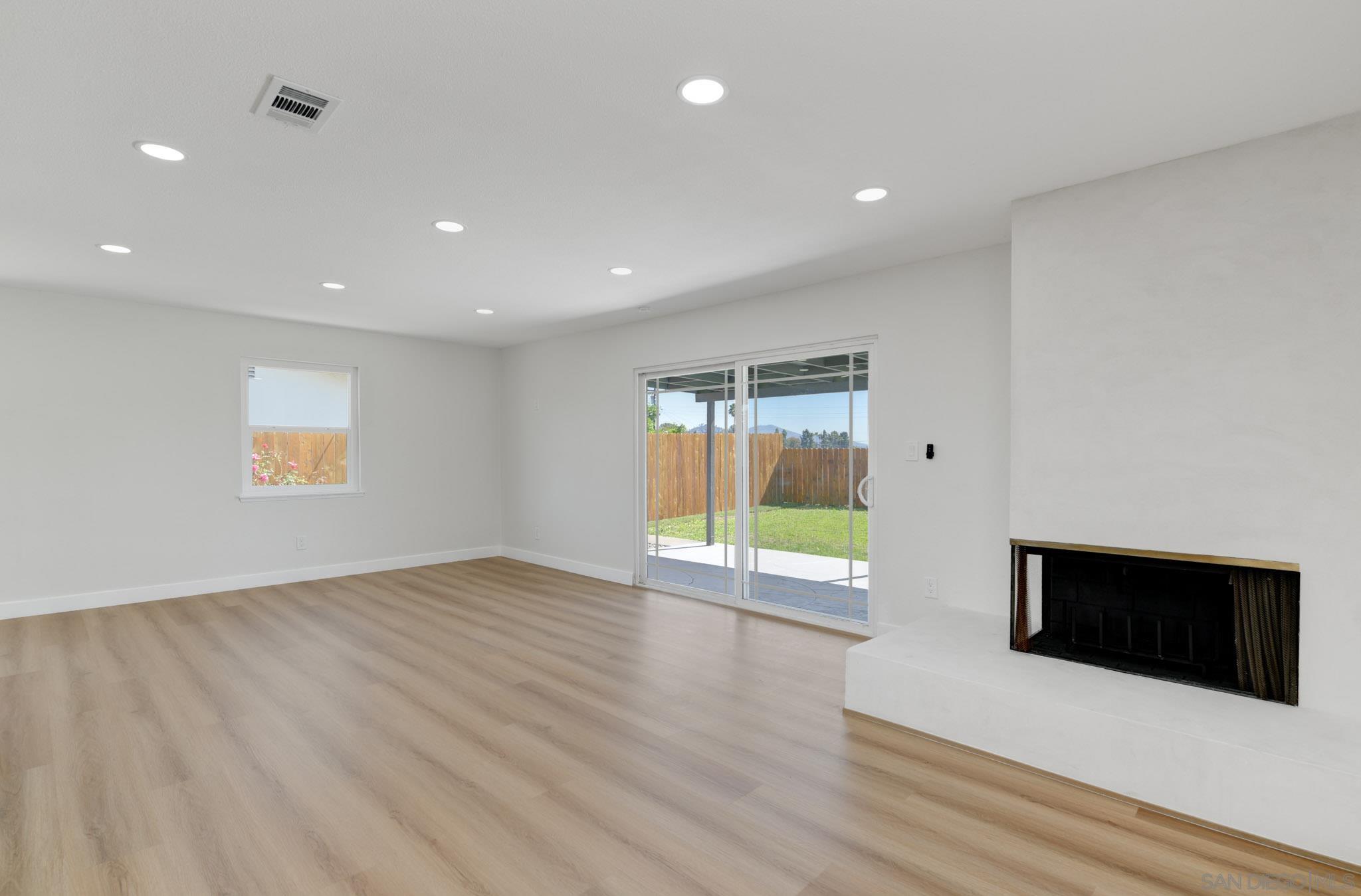 Detail Gallery Image 19 of 37 For 8375  Lake Ben Ave, San Diego,  CA 92119 - 4 Beds | 2 Baths