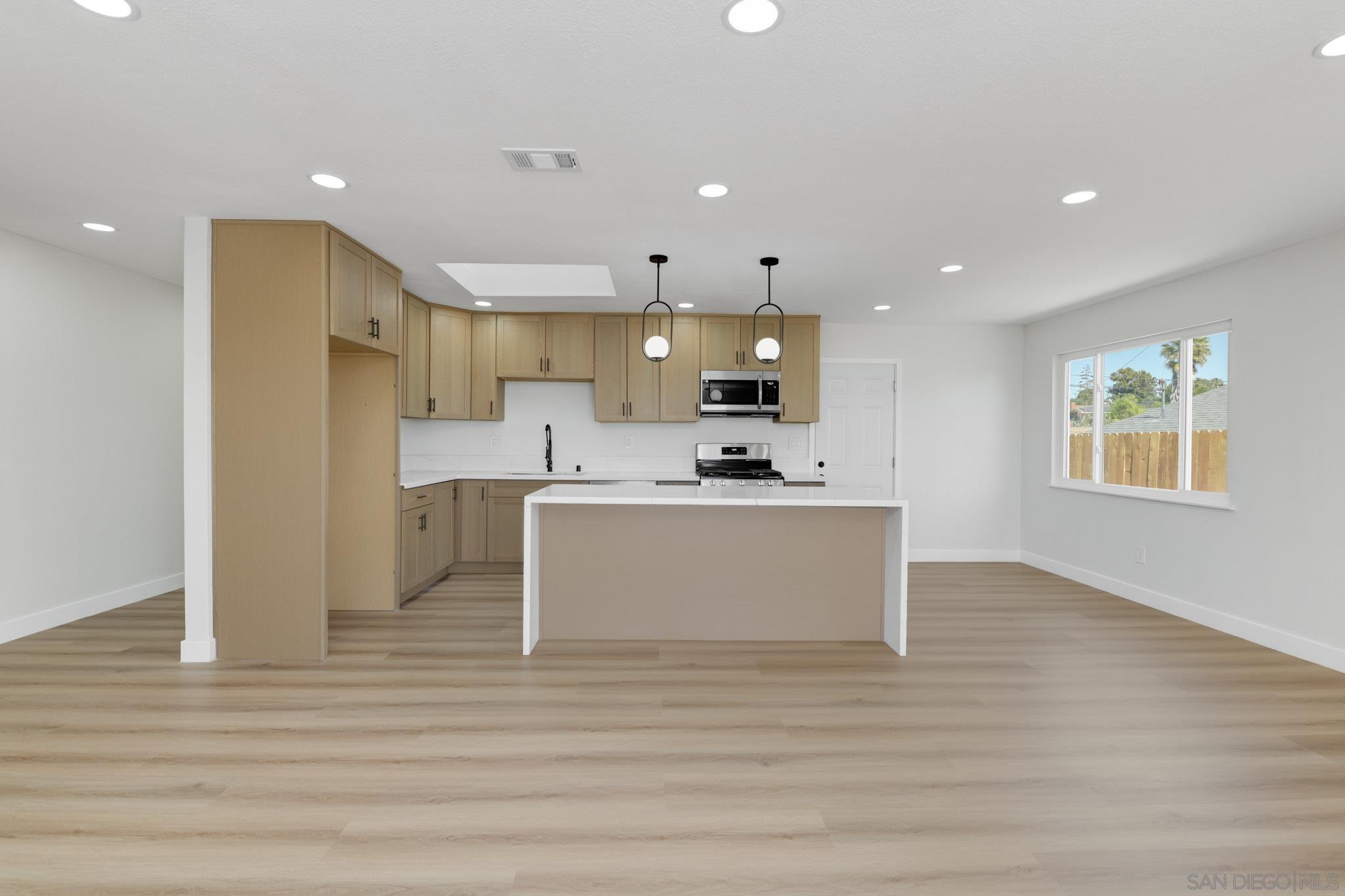 Detail Gallery Image 23 of 37 For 8375  Lake Ben Ave, San Diego,  CA 92119 - 4 Beds | 2 Baths