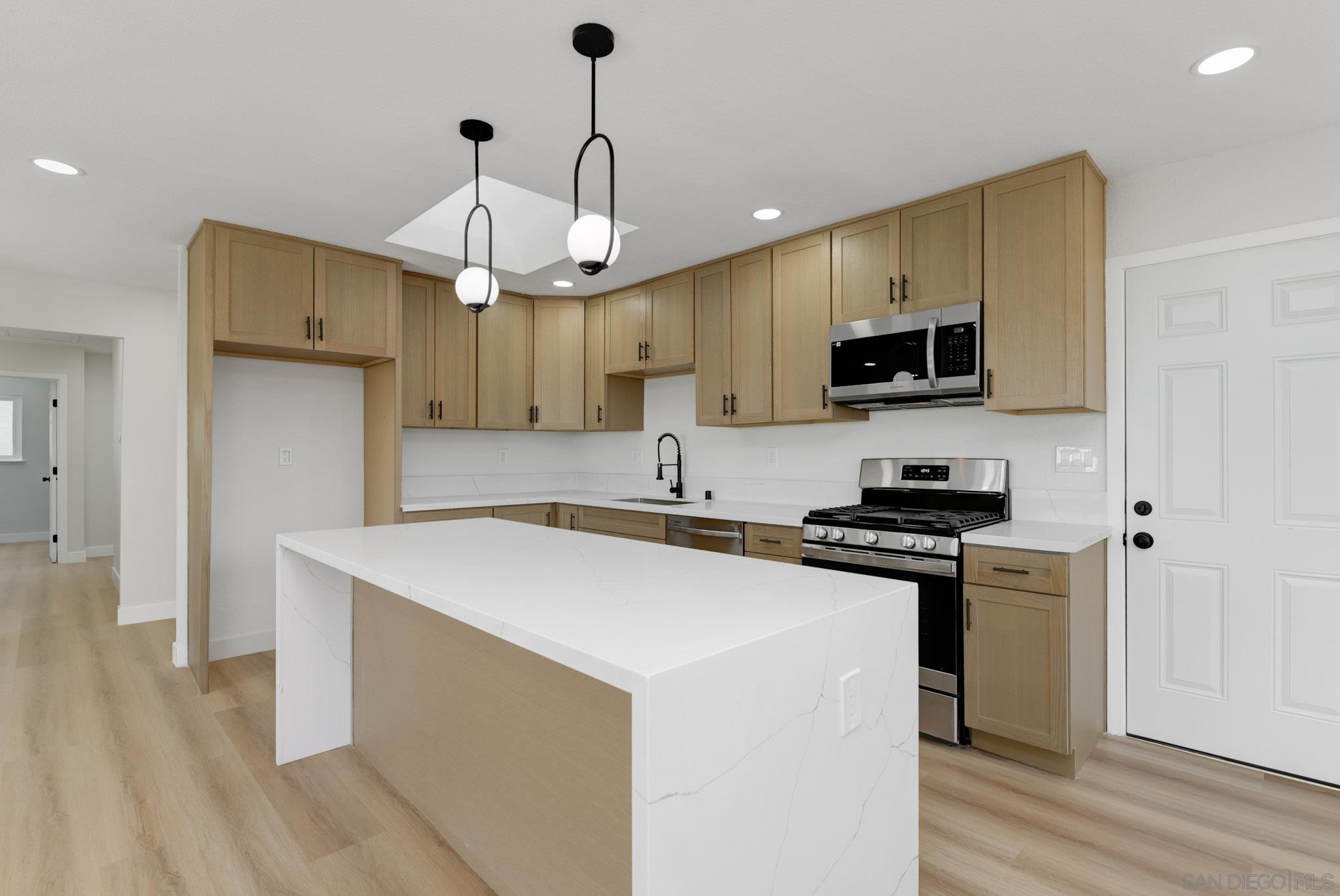 Detail Gallery Image 26 of 39 For 8375  Lake Ben Ave, San Diego,  CA 92119 - 4 Beds | 2 Baths